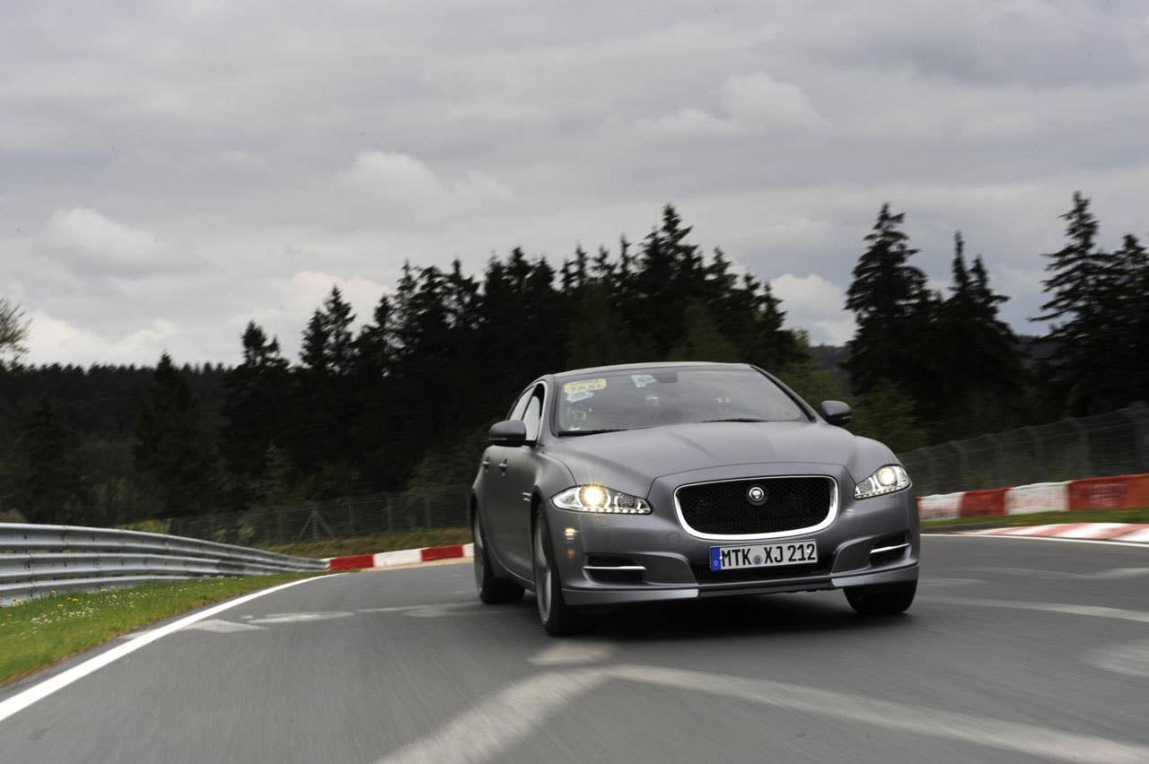 Jaguar XJ Supersport Ring Taxi on track