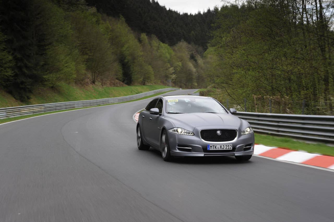 Jaguar XJ Supersport Ring Taxi on track