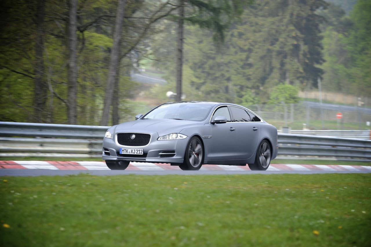 Jaguar XJ Supersport Ring Taxi on track
