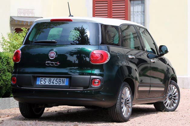 2015 Fiat 500L Living rear 3/4 view