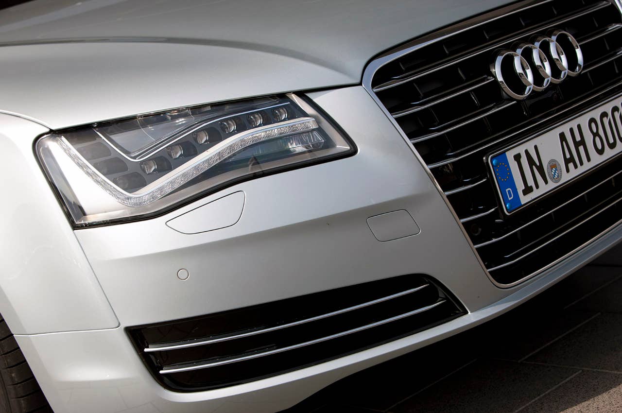 2012 Audi A8 Hybrid front fender