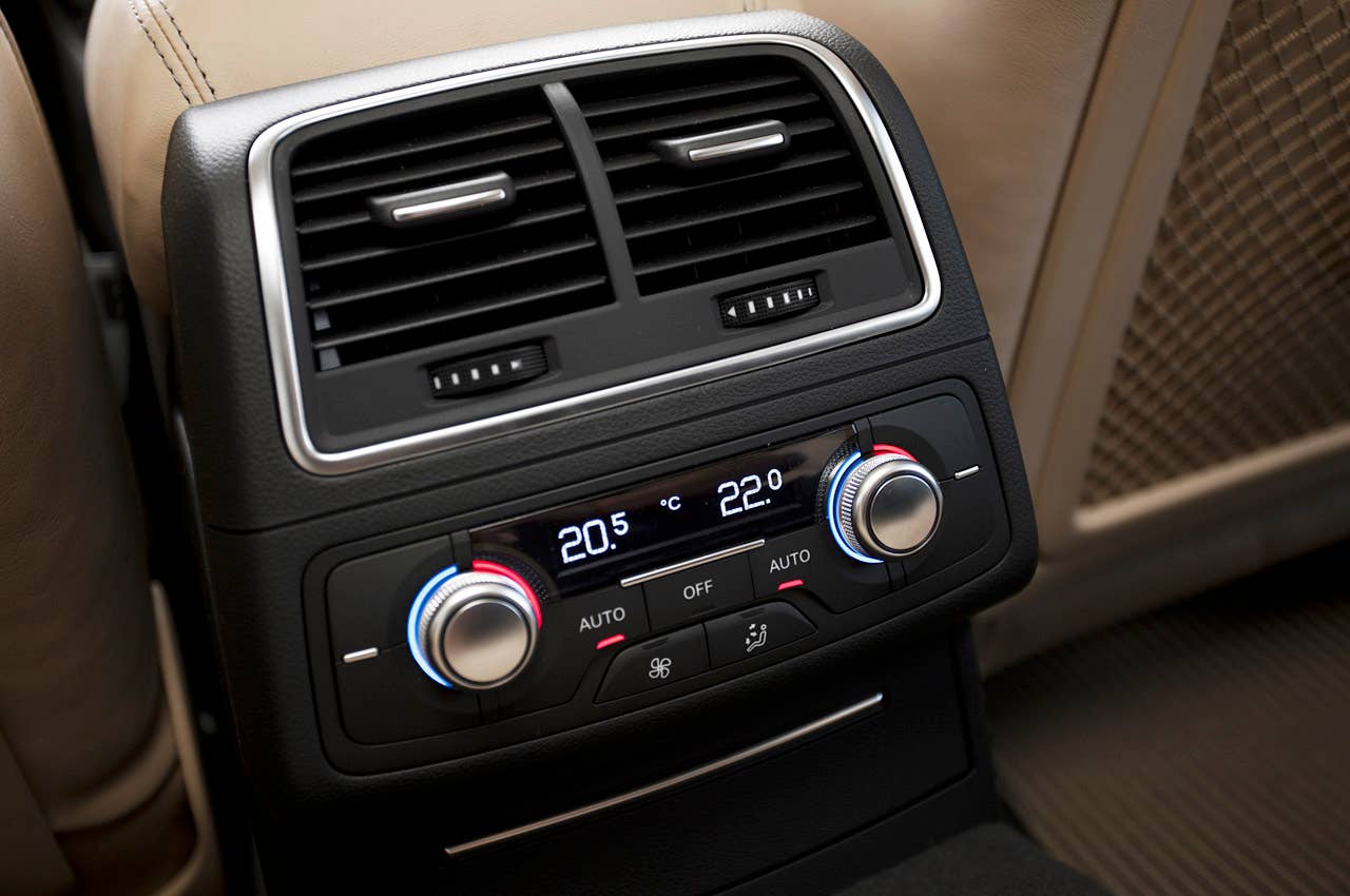 2012 Audi A8 Hybrid rear seat audio controls