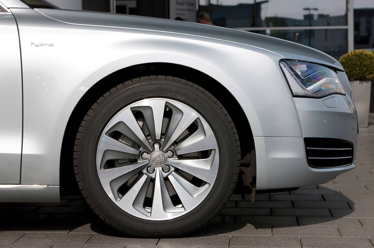 2012 Audi A8 Hybrid wheel