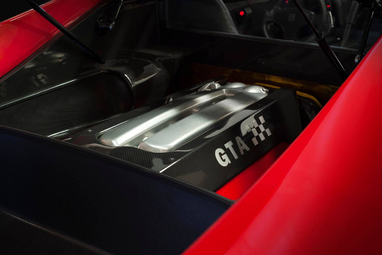 2011 GTA Spano engine