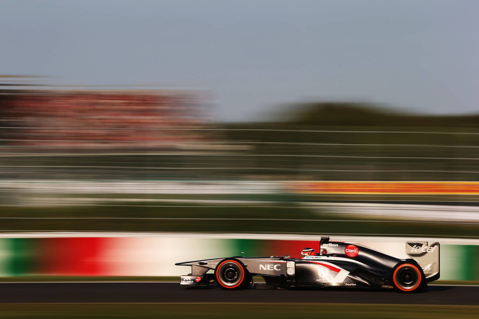 SUZUKA, JAPAN - OCTOBER 13:  Nico Hulkenberg of Germany and Sauber F1 drives during the Japanese Formula One Grand Prix at Suzuka Circuit on October 13, 2013 in Suzuka, Japan.  (Photo by Mark Thompson/Getty Images)
