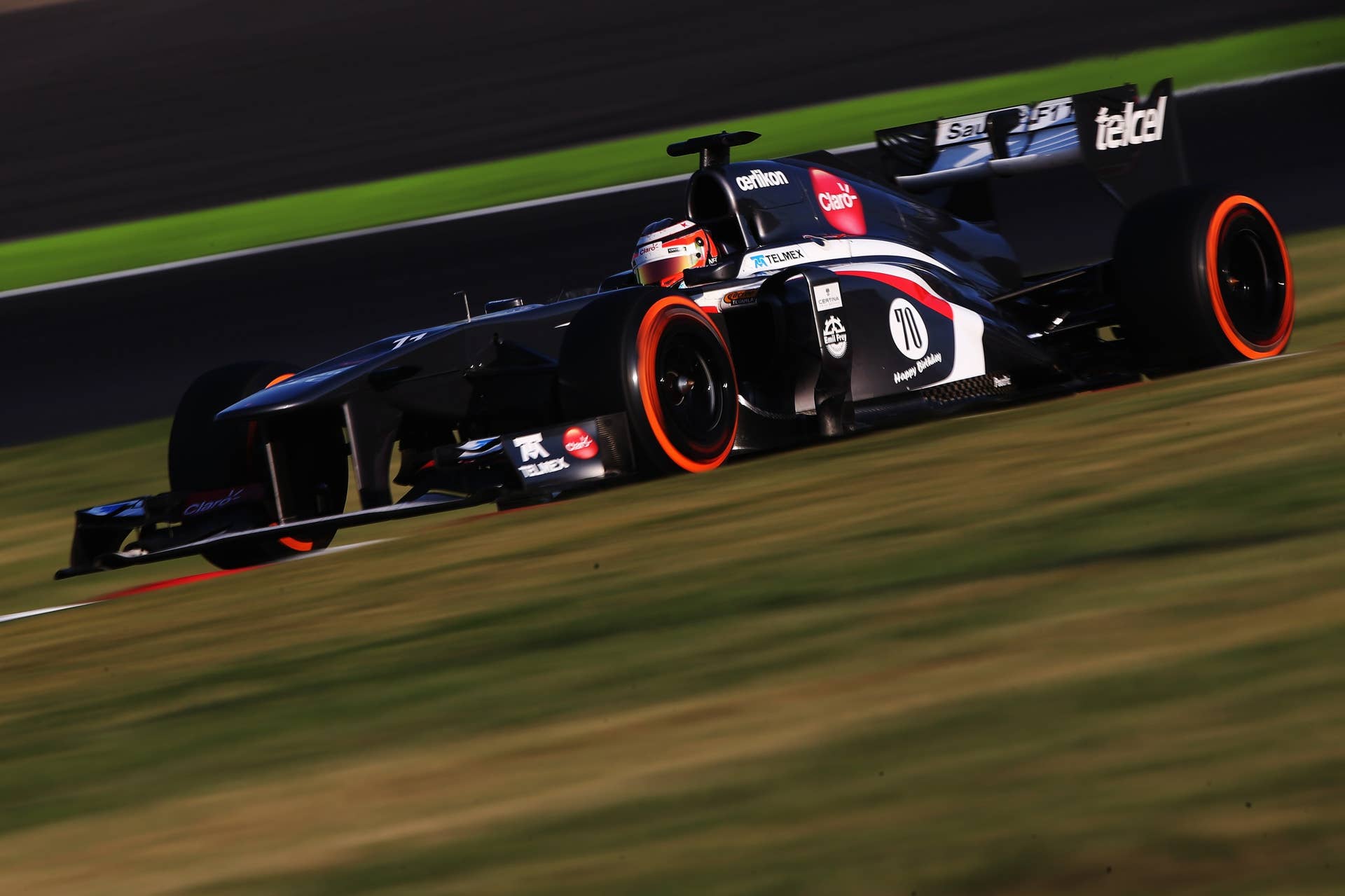 SUZUKA, JAPAN - OCTOBER 13:  Nico Hulkenberg of Germany and Sauber F1 drives during the Japanese Formula One Grand Prix at Suzuka Circuit on October 13, 2013 in Suzuka, Japan.  (Photo by Mark Thompson/Getty Images)