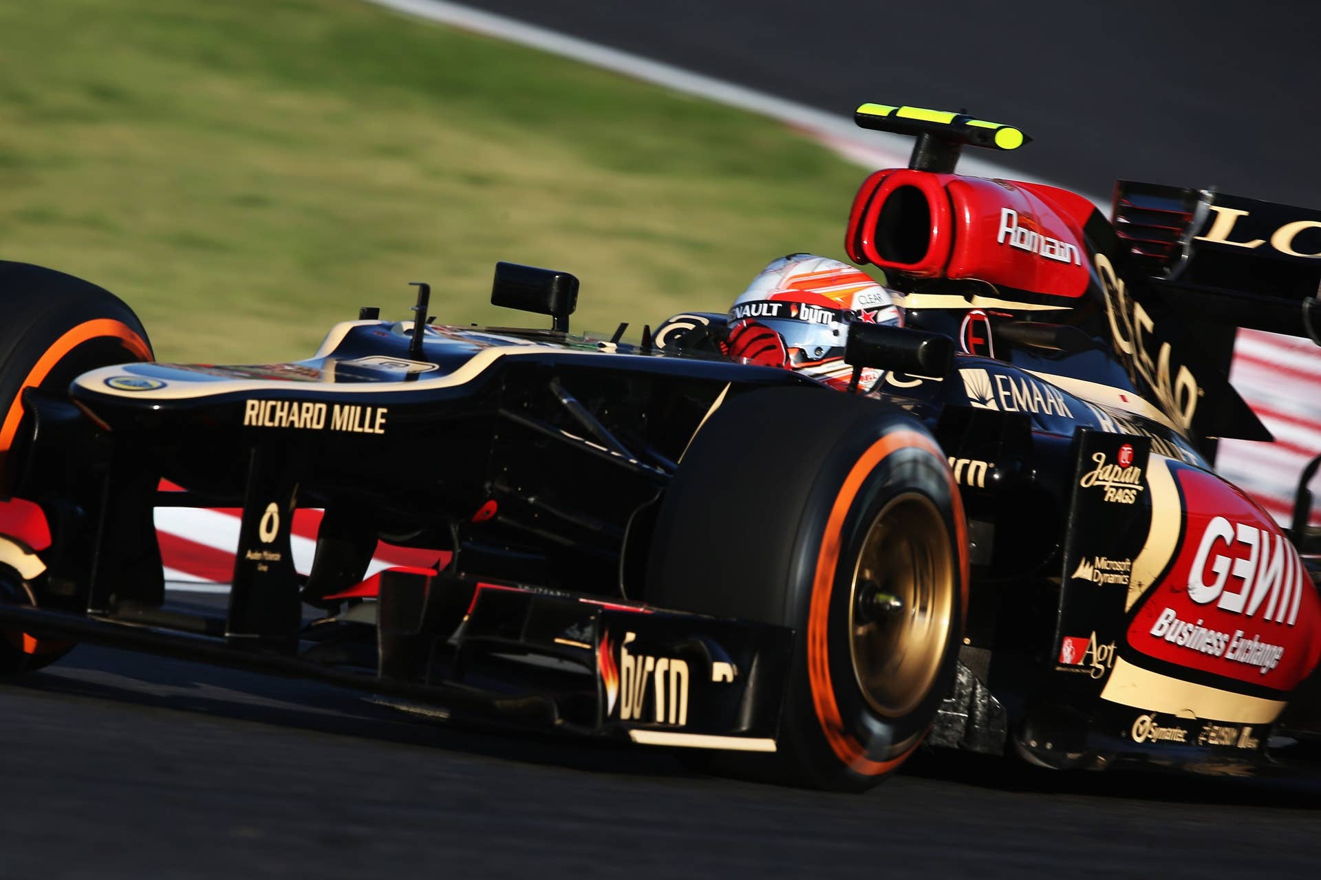 SUZUKA, JAPAN - OCTOBER 13:  Romain Grosjean of France and Lotus drives on his way to finishing third during the Japanese Formula One Grand Prix at Suzuka Circuit on October 13, 2013 in Suzuka, Japan.  (Photo by Mark Thompson/Getty Images)