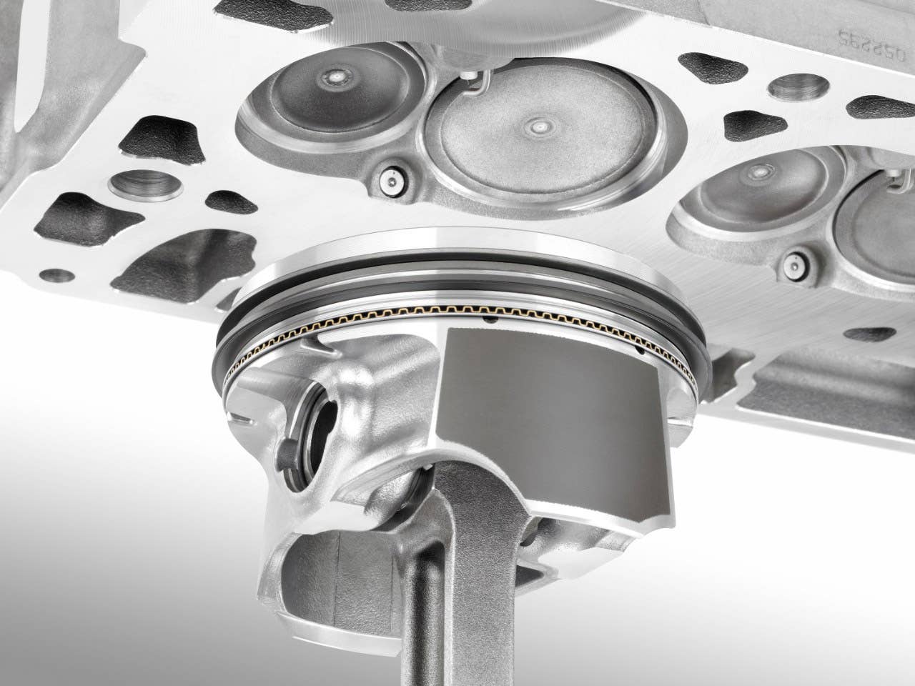 2014 Chevrolet Corvette Stingray LT1 combustion chamber and pistons