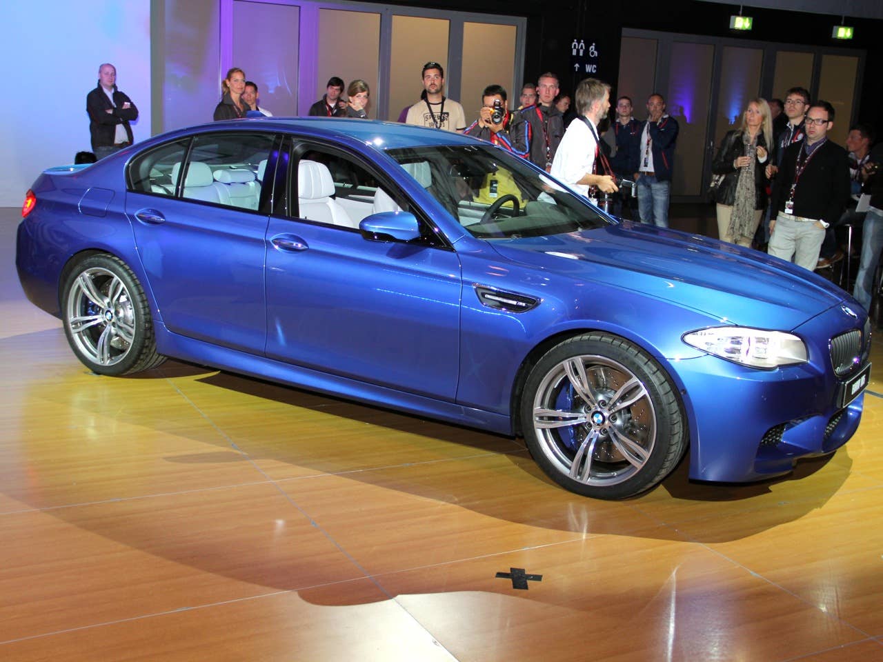 2012 BMW M5 live