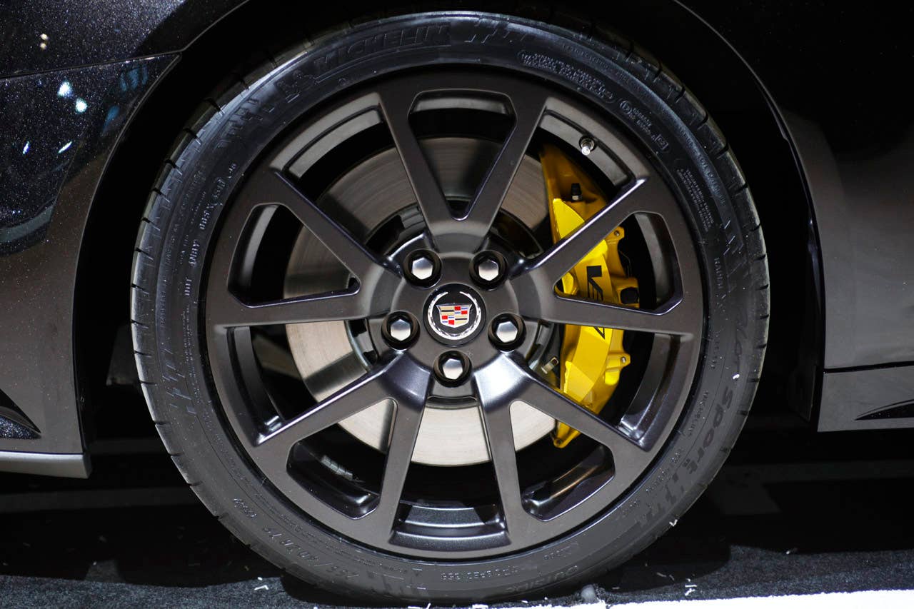 2011 Cadillac CTS-V Sport Wagon Black Diamond Edition wheel