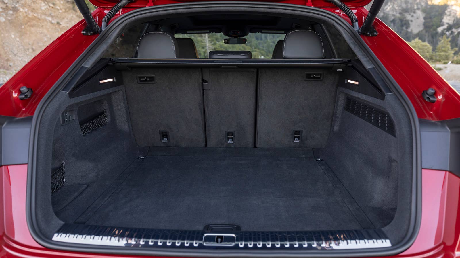 2024 Audi SQ8 trunk