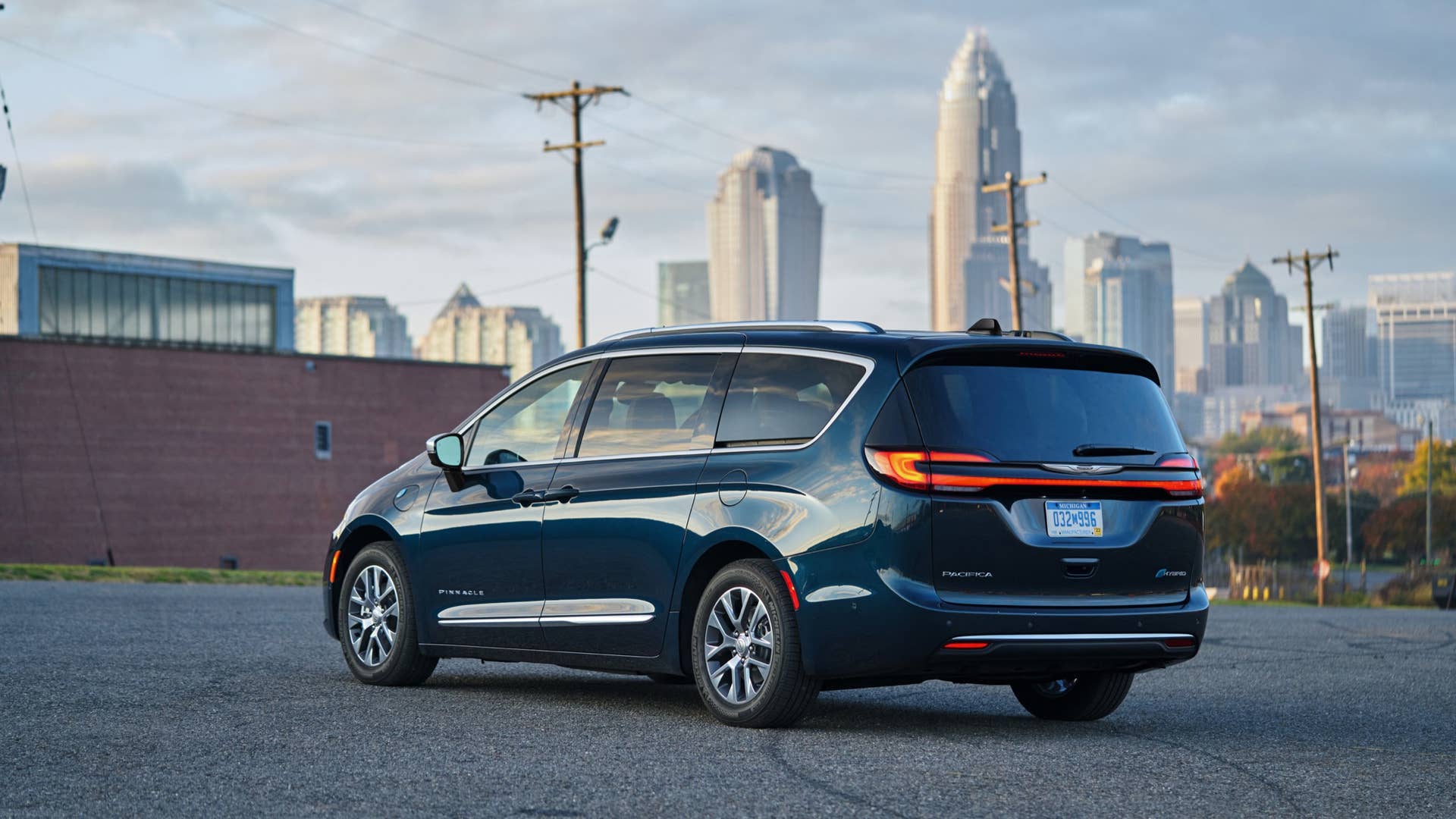 2025 Chrysler Pacifica Plug-In Hybrid Pinnacle