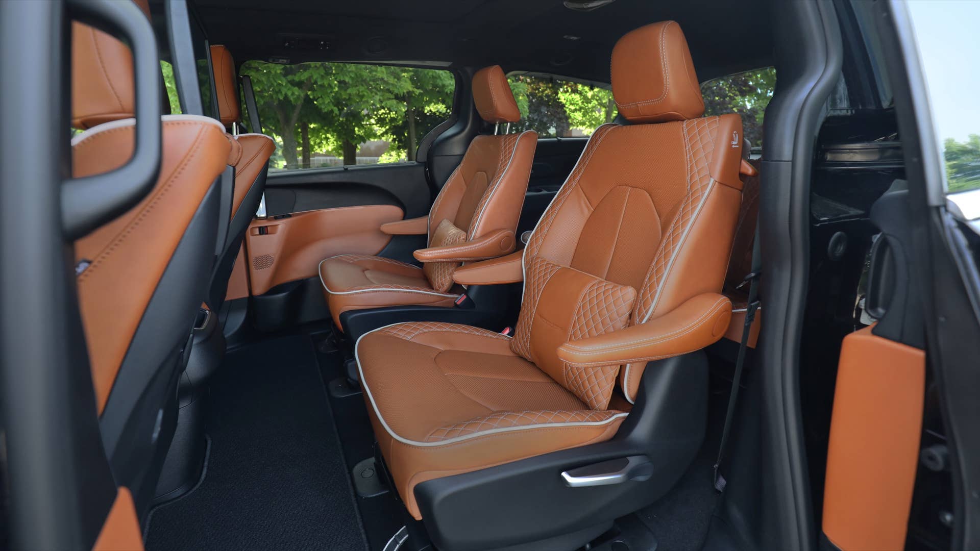 2025 Chrysler Pacifica Plug-in Hybrid Pinnacle