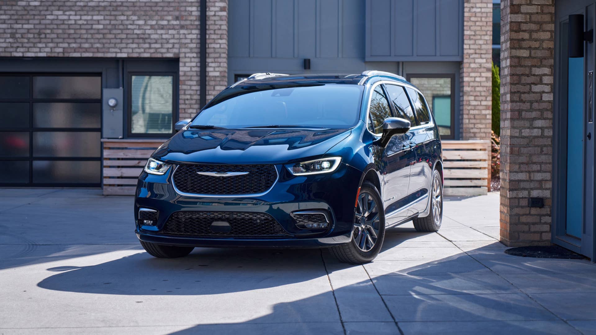 2025 Chrysler Pacifica Plug-In Hybrid Pinnacle