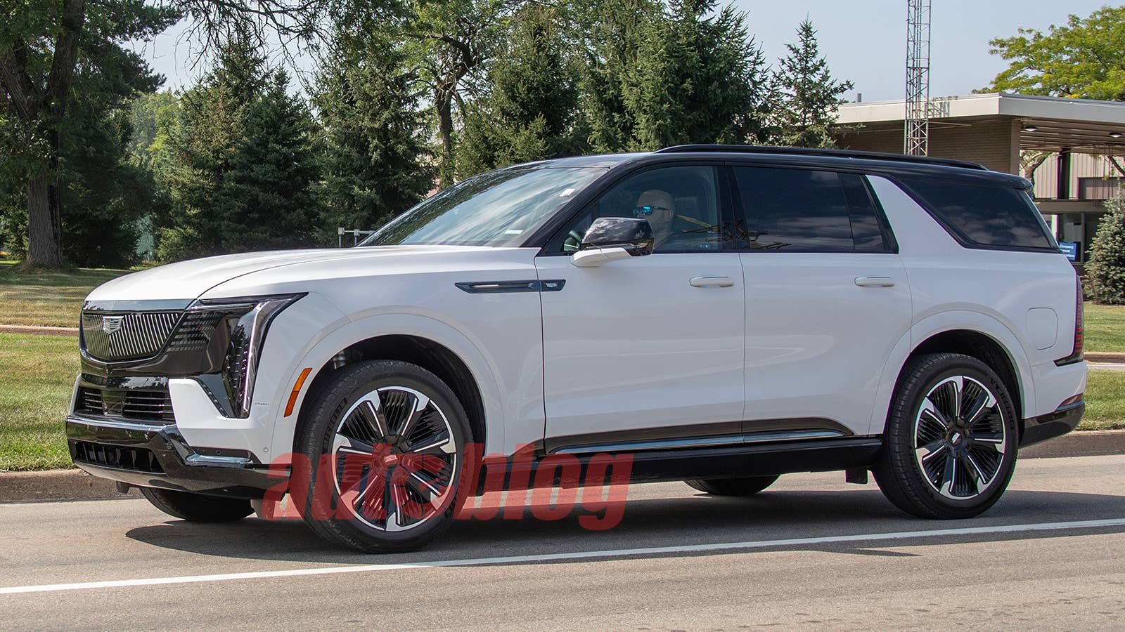 Cadillac Escalade IQL prototype