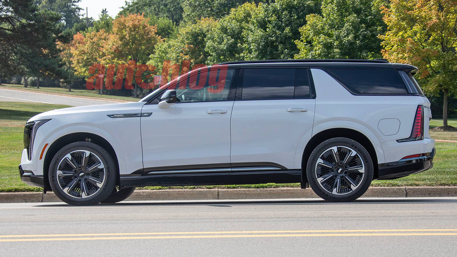Cadillac Escalade IQL prototype