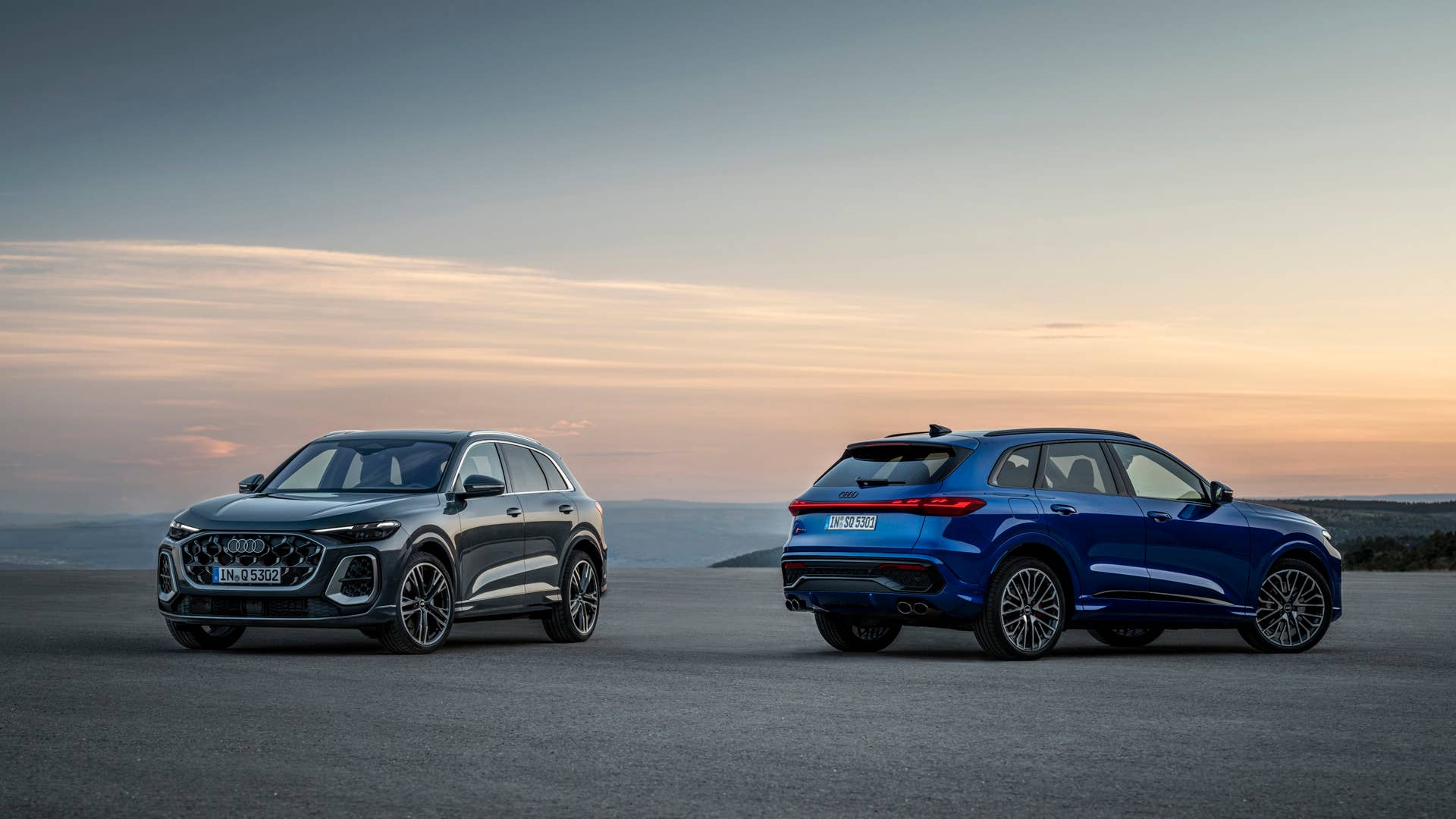 Static photo, Colour: Daytona grey perl effect Colour: Ultra blue metallic