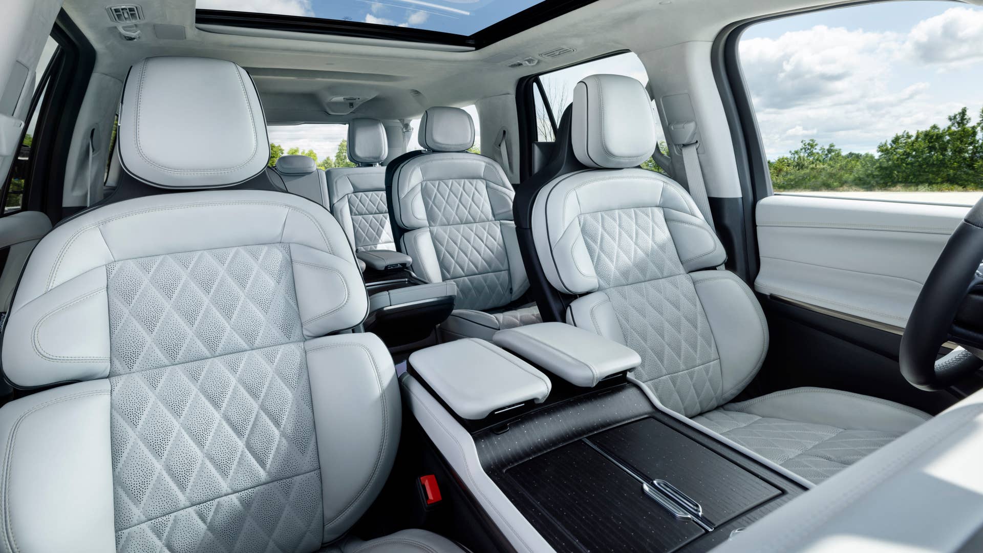Preproduction model shown. Available Spring 2025.