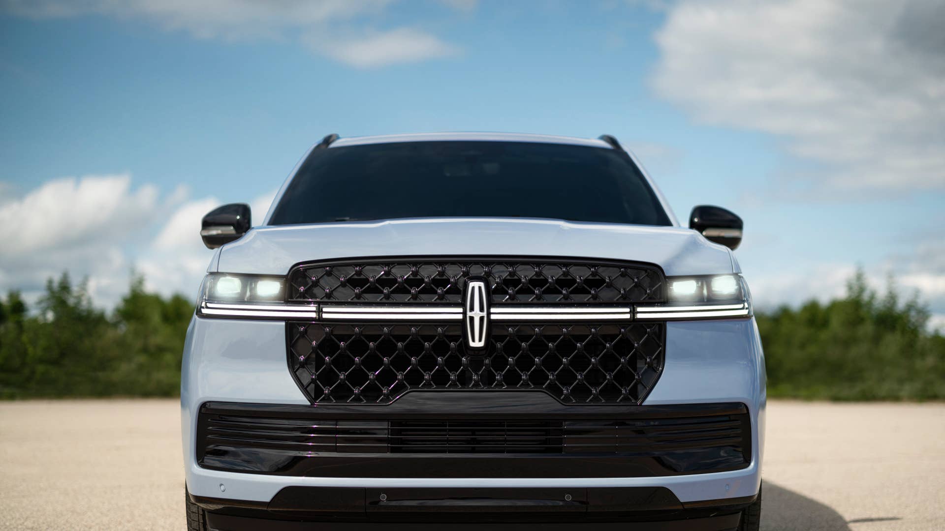 Preproduction model shown. Available Spring 2025.