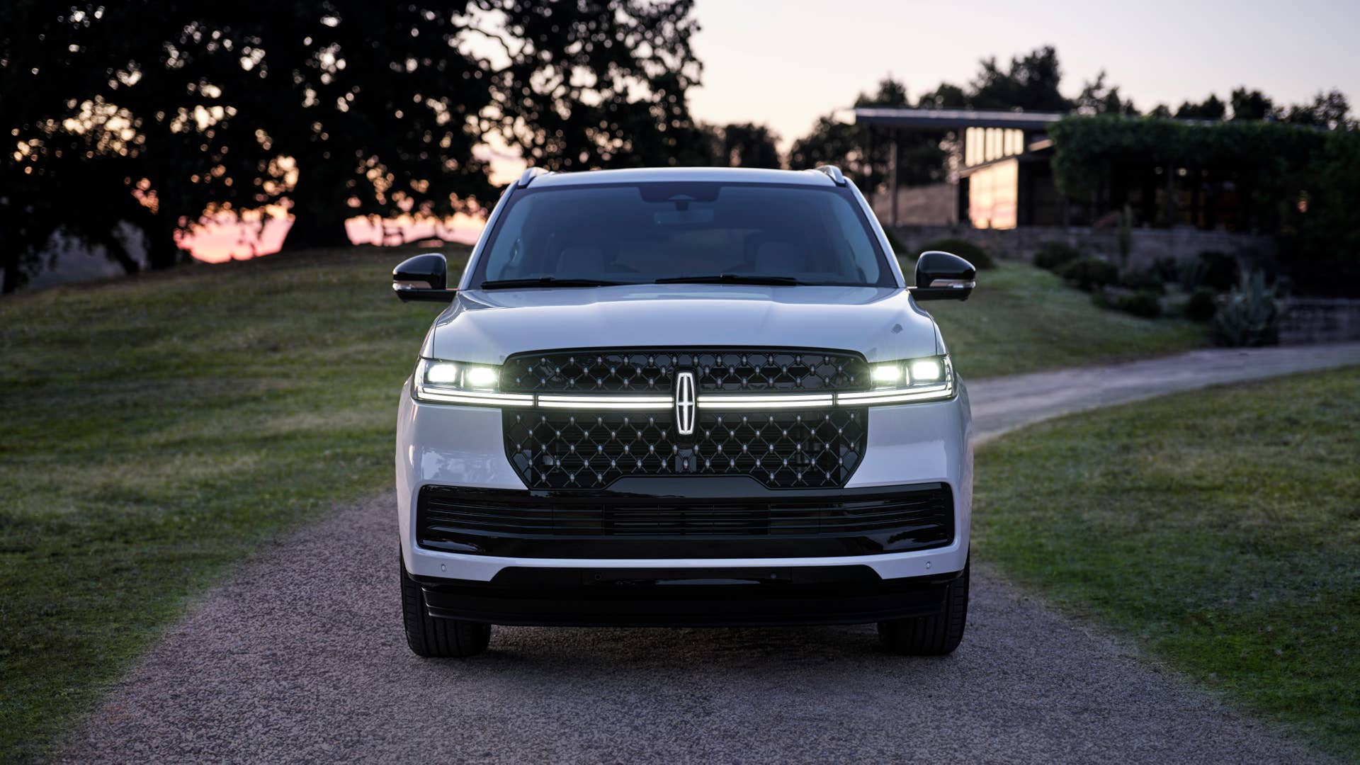 Preproduction model shown. Available Spring 2025.