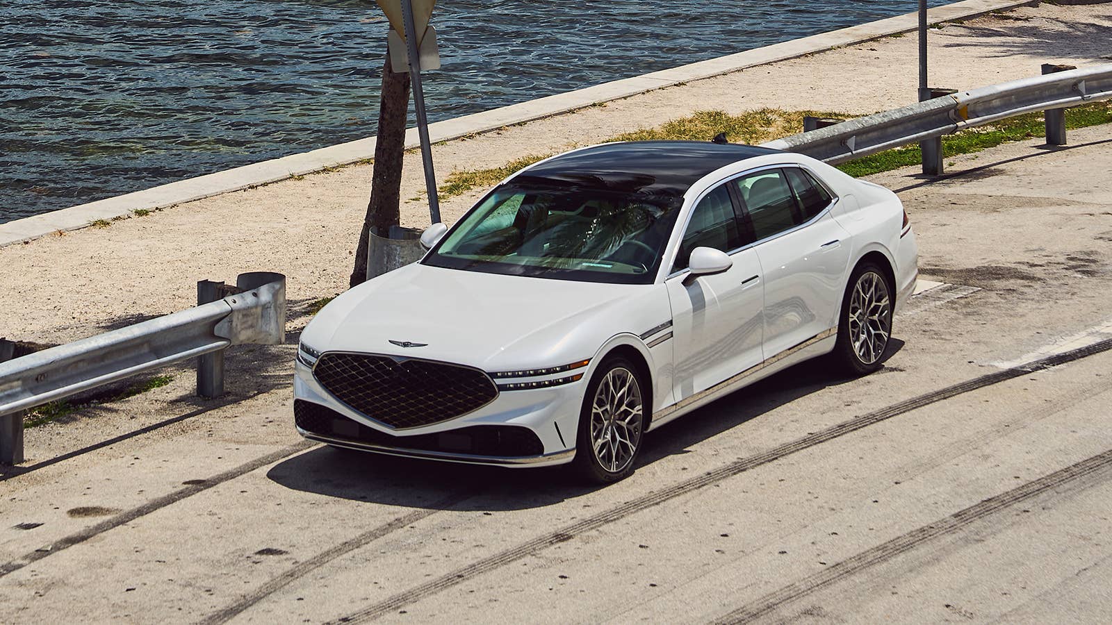 2024 Genesis G90
