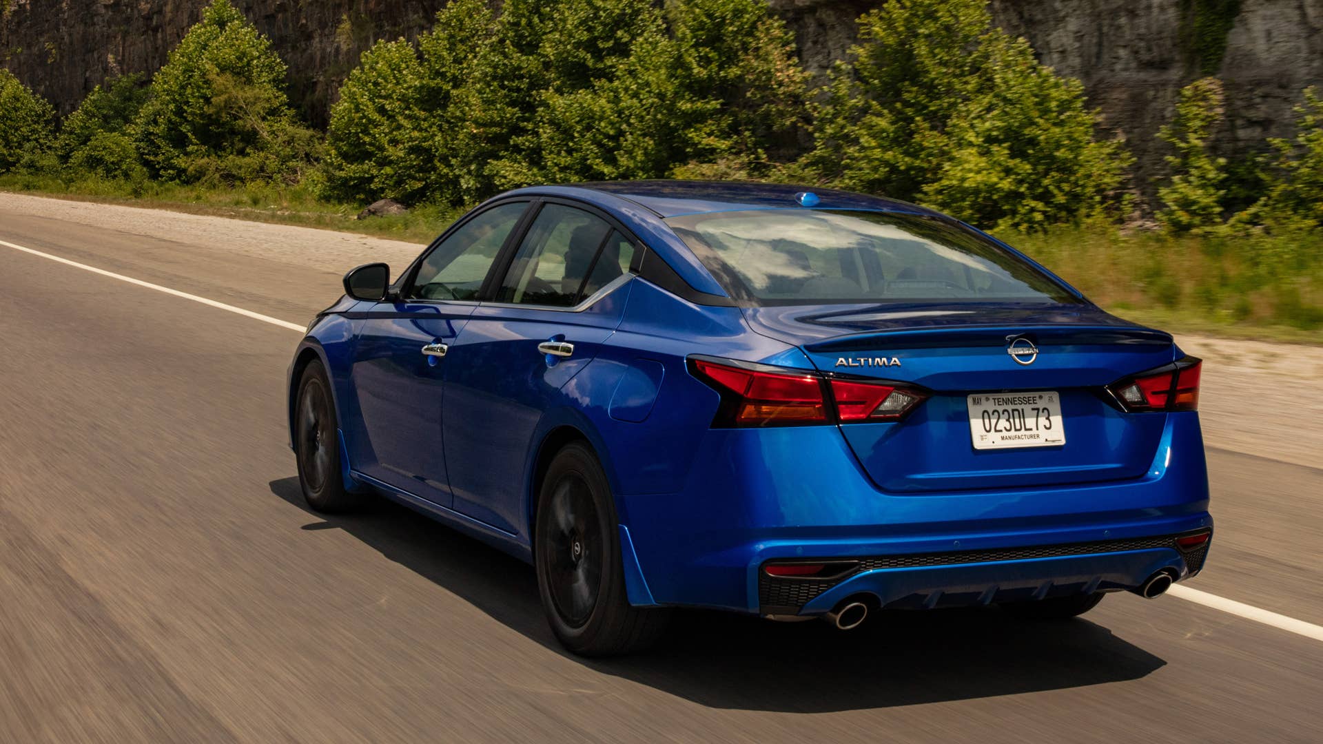 2025 Nissan Altima loses turbo engine, gains a few new options - Autoblog