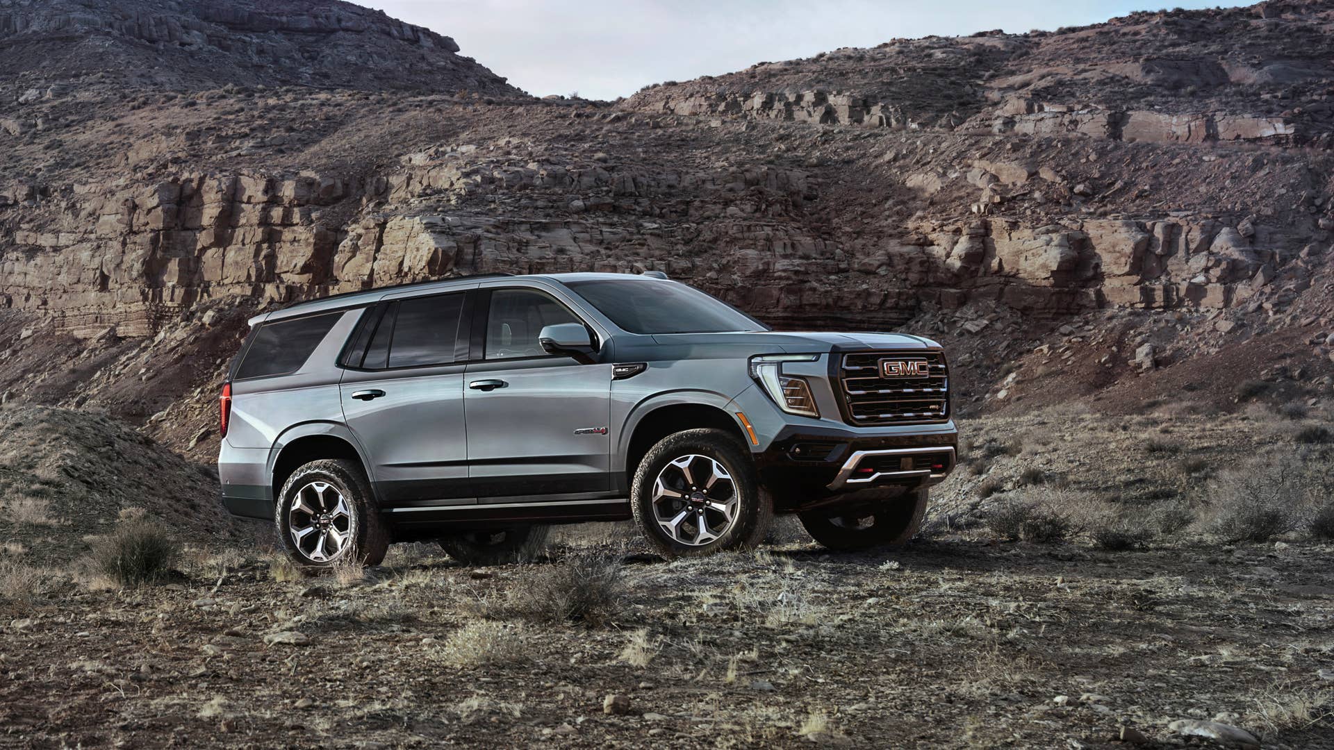 Side 3/4 view of the 2025 GMC Yukon AT4 Ultimate.