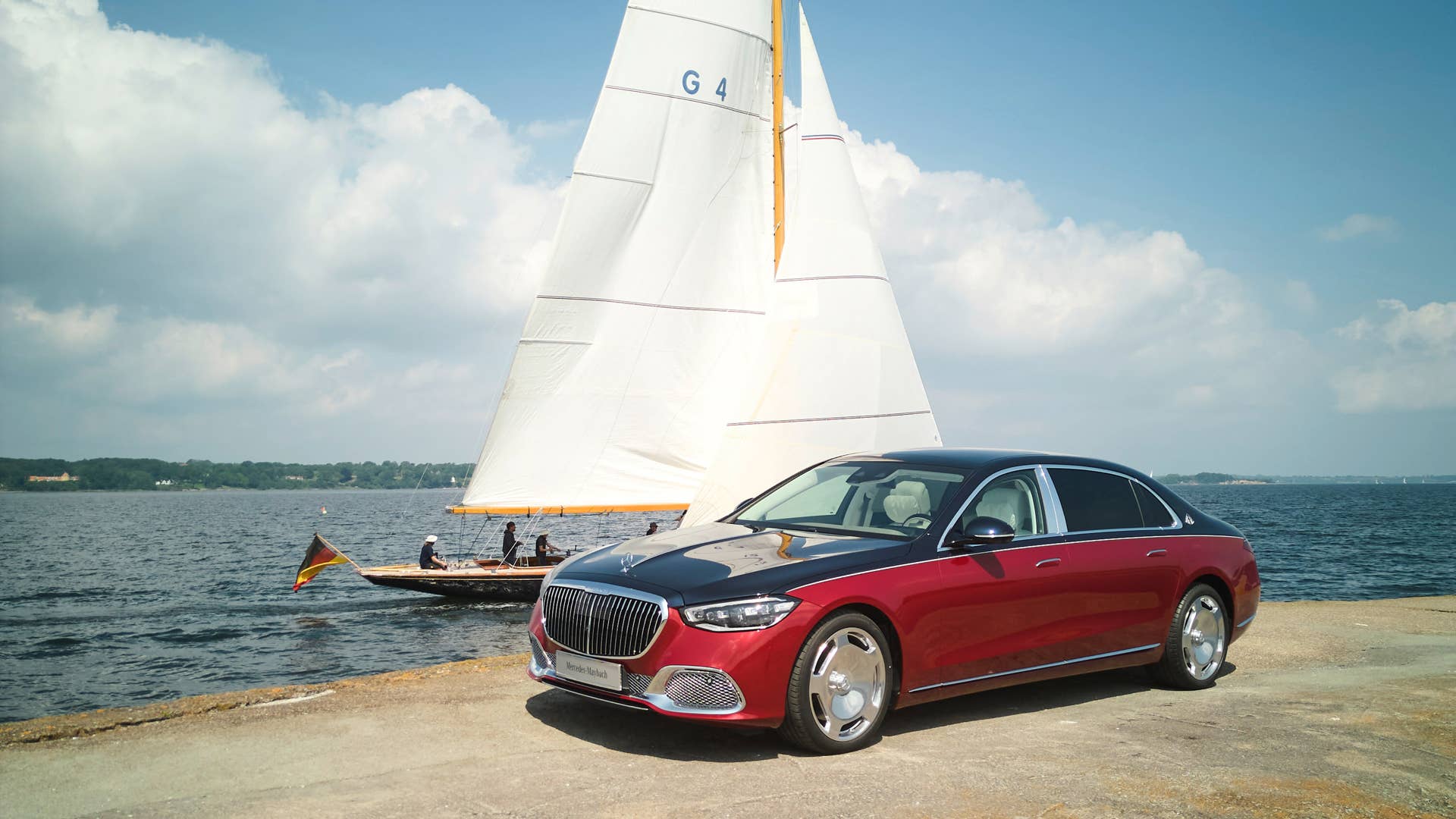 Exklusive Mercedes-Maybach S-Klasse zum 150-jährigen Jubiläum von Robbe & Berking (Mercedes-Maybach S 680, Energieverbrauch kombiniert: 14,2-13,2 l/100 km| CO2-Emissionen kombiniert: 323-300 g/km | CO2-Klasse: G);Mercedes-Maybach S 680 (Energieverbrauch kombiniert: 14,2-13,2 l/100 km| CO2-Emissionen kombiniert: 323-300 g/km | CO2-Klasse: G) An exclusive Mercedes-Maybach S-Class for the 150th anniversary of Robbe& Berking (Mercedes-Maybach S 680, combined energy consumption: 14.2-13.2 l/100 km | combined CO2 emissions: 323-300 g/km | CO2 class: G);Mercedes-Maybach S 680 (combined energy consumption: 14.2-13.2 l/100 km | combined CO2 emissions: 323-300 g/km | CO2 class: G)
