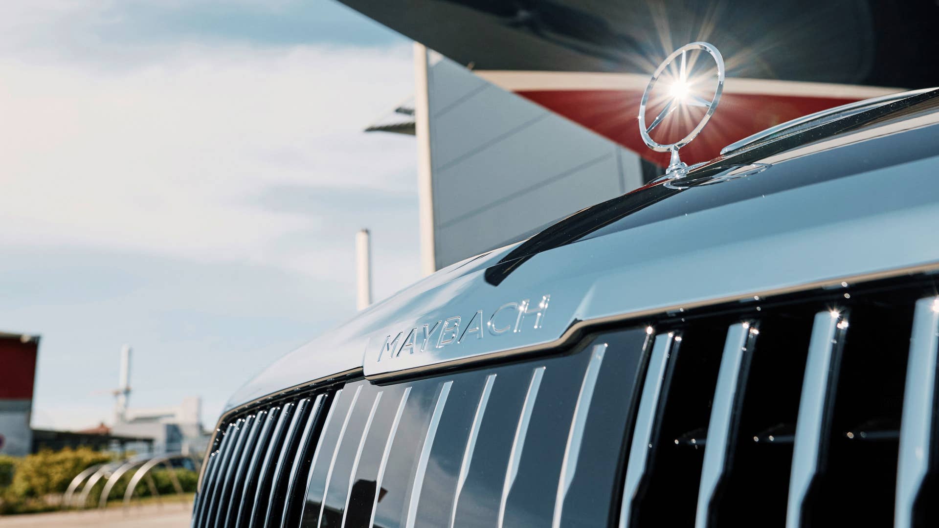 Exklusive Mercedes-Maybach S-Klasse zum 150-jährigen Jubiläum von Robbe & Berking (Mercedes-Maybach S 680, Energieverbrauch kombiniert: 14,2-13,2 l/100 km| CO2-Emissionen kombiniert: 323-300 g/km | CO2-Klasse: G);Mercedes-Maybach S 680 (Energieverbrauch kombiniert: 14,2-13,2 l/100 km| CO2-Emissionen kombiniert: 323-300 g/km | CO2-Klasse: G) An exclusive Mercedes-Maybach S-Class for the 150th anniversary of Robbe& Berking (Mercedes-Maybach S 680, combined energy consumption: 14.2-13.2 l/100 km | combined CO2 emissions: 323-300 g/km | CO2 class: G);Mercedes-Maybach S 680 (combined energy consumption: 14.2-13.2 l/100 km | combined CO2 emissions: 323-300 g/km | CO2 class: G)