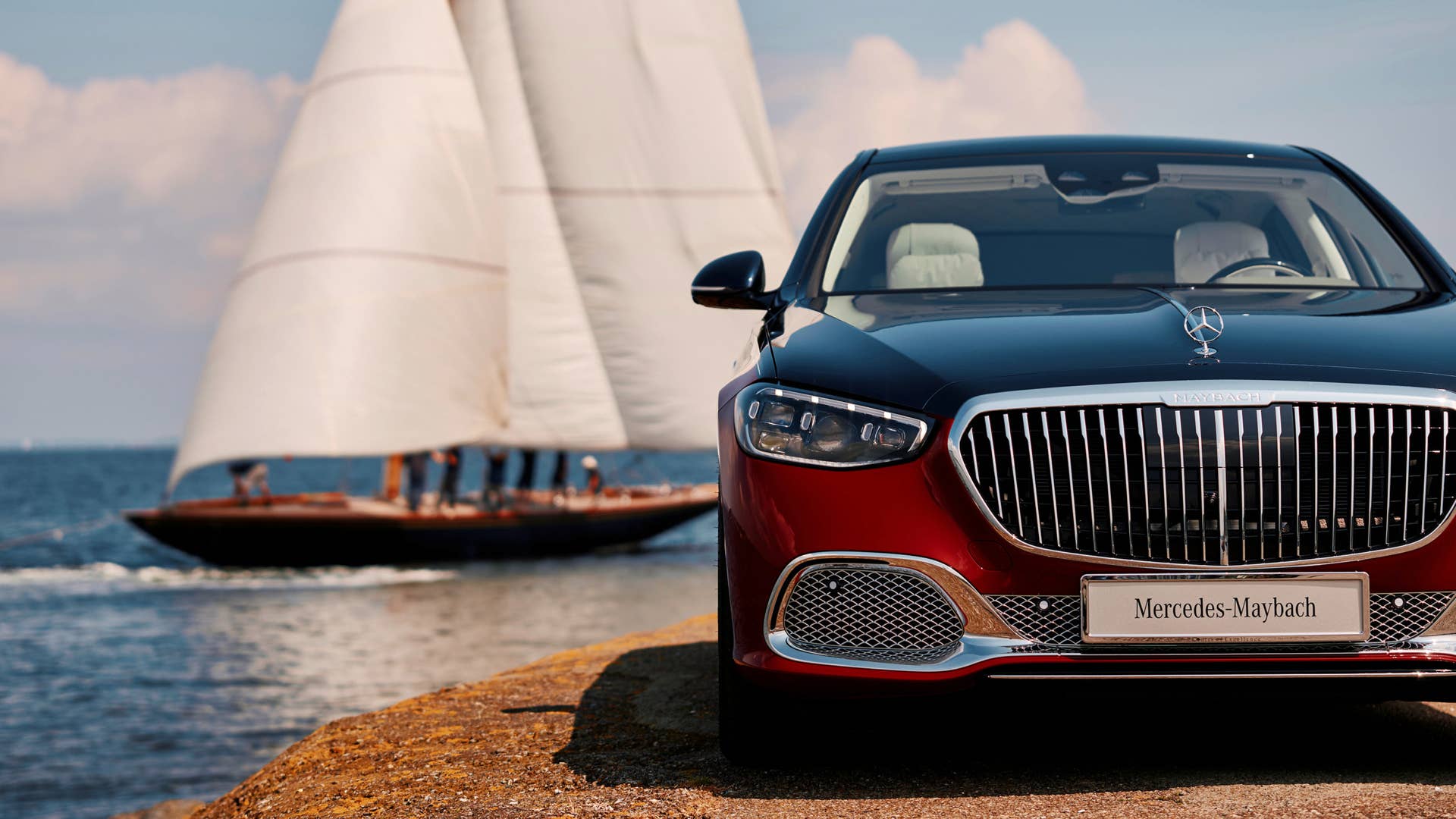 Exklusive Mercedes-Maybach S-Klasse zum 150-jährigen Jubiläum von Robbe & Berking (Mercedes-Maybach S 680, Energieverbrauch kombiniert: 14,2-13,2 l/100 km| CO2-Emissionen kombiniert: 323-300 g/km | CO2-Klasse: G);Mercedes-Maybach S 680 (Energieverbrauch kombiniert: 14,2-13,2 l/100 km| CO2-Emissionen kombiniert: 323-300 g/km | CO2-Klasse: G) An exclusive Mercedes-Maybach S-Class for the 150th anniversary of Robbe& Berking (Mercedes-Maybach S 680, combined energy consumption: 14.2-13.2 l/100 km | combined CO2 emissions: 323-300 g/km | CO2 class: G);Mercedes-Maybach S 680 (combined energy consumption: 14.2-13.2 l/100 km | combined CO2 emissions: 323-300 g/km | CO2 class: G)
