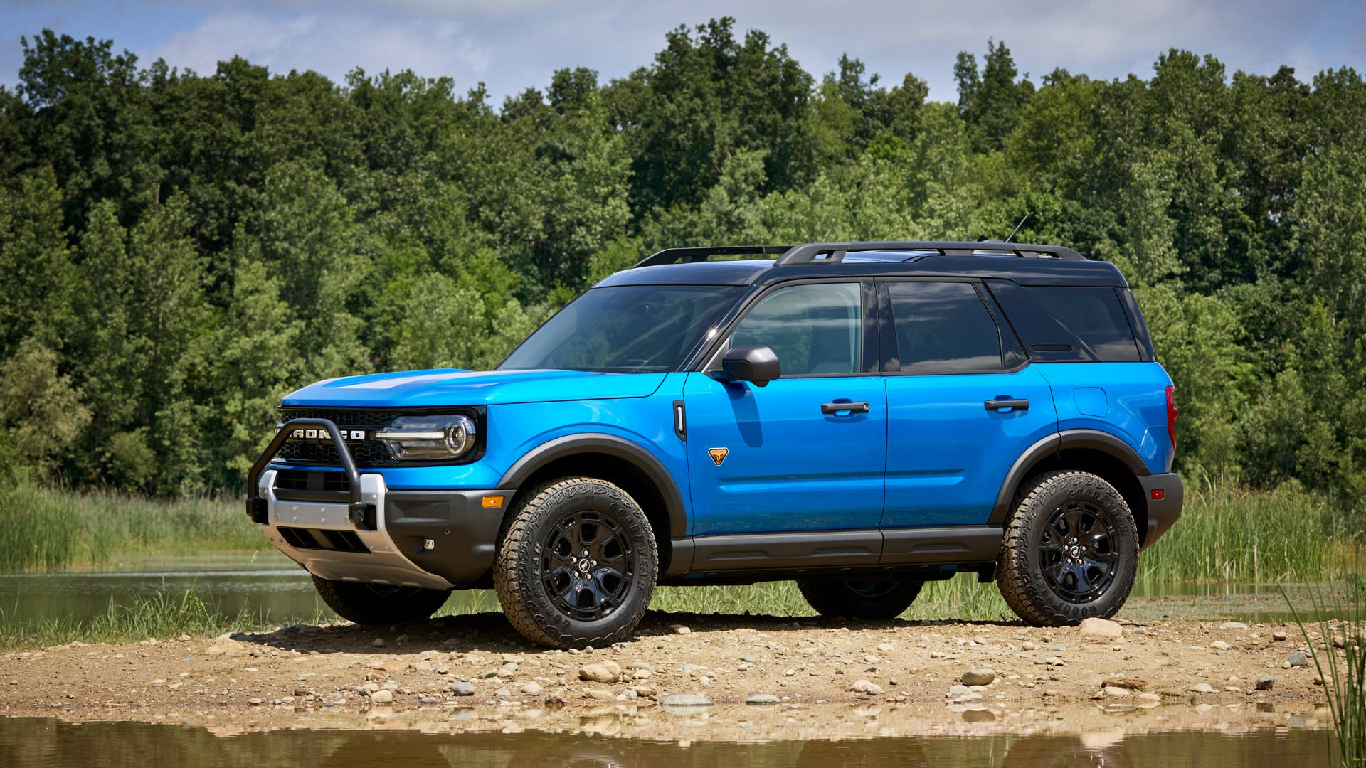 Preproduction model shown. Available early 2025.