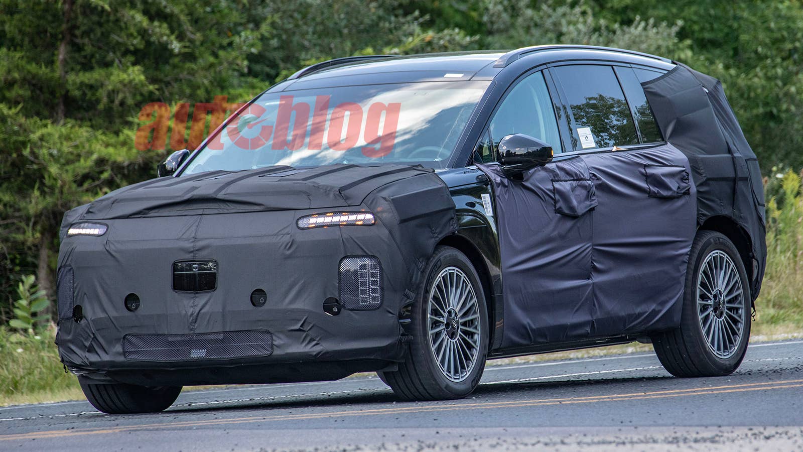 Hyundai Ioniq three-row SUV prototype