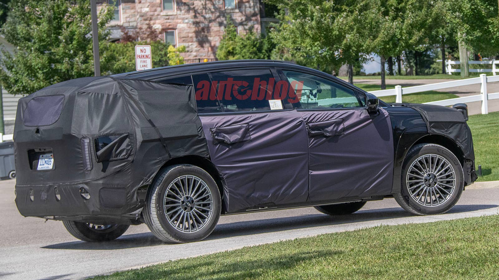 Hyundai Ioniq three-row SUV prototype