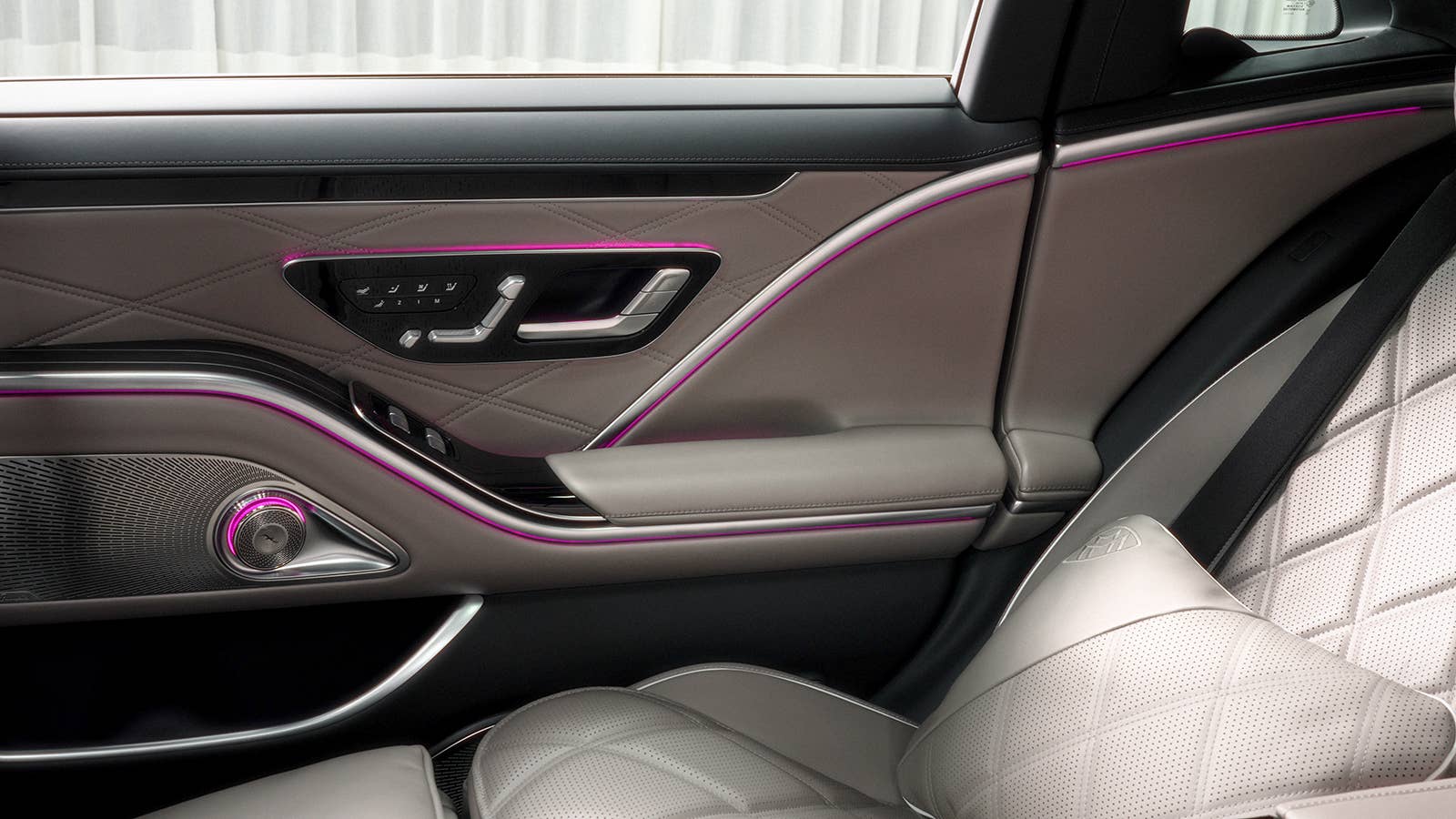 2025 Mercedes-Maybach S 680 Edition Nordic Glow