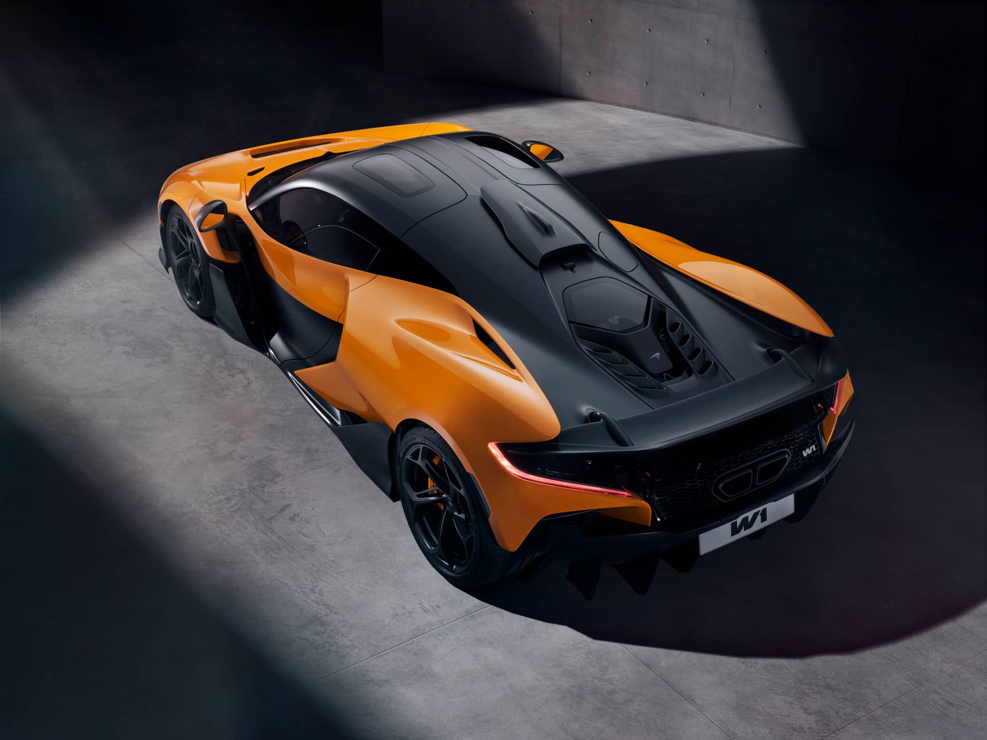 McLaren W1rear in orange