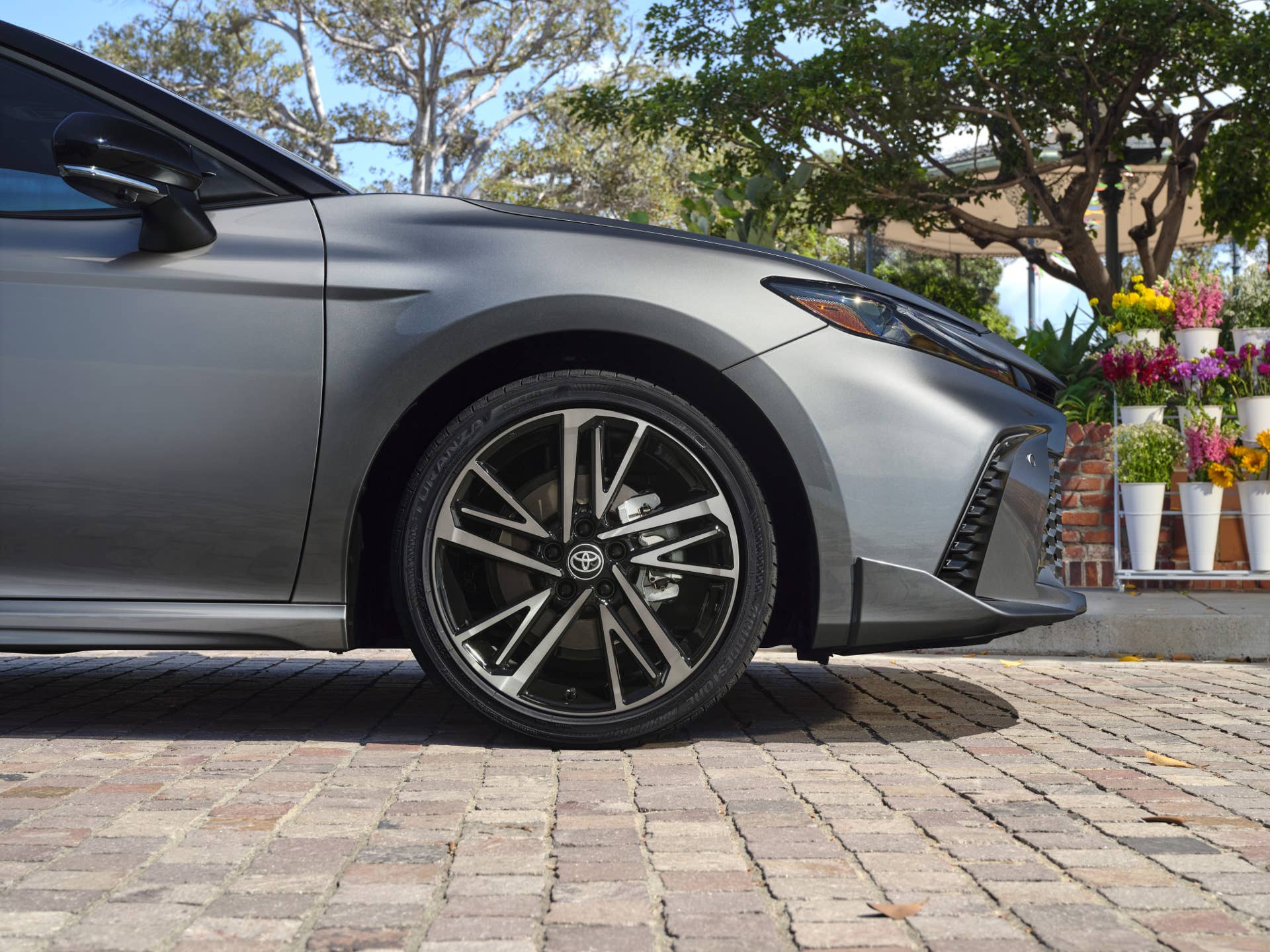 Front wheel view of the Toyota Camry XSE