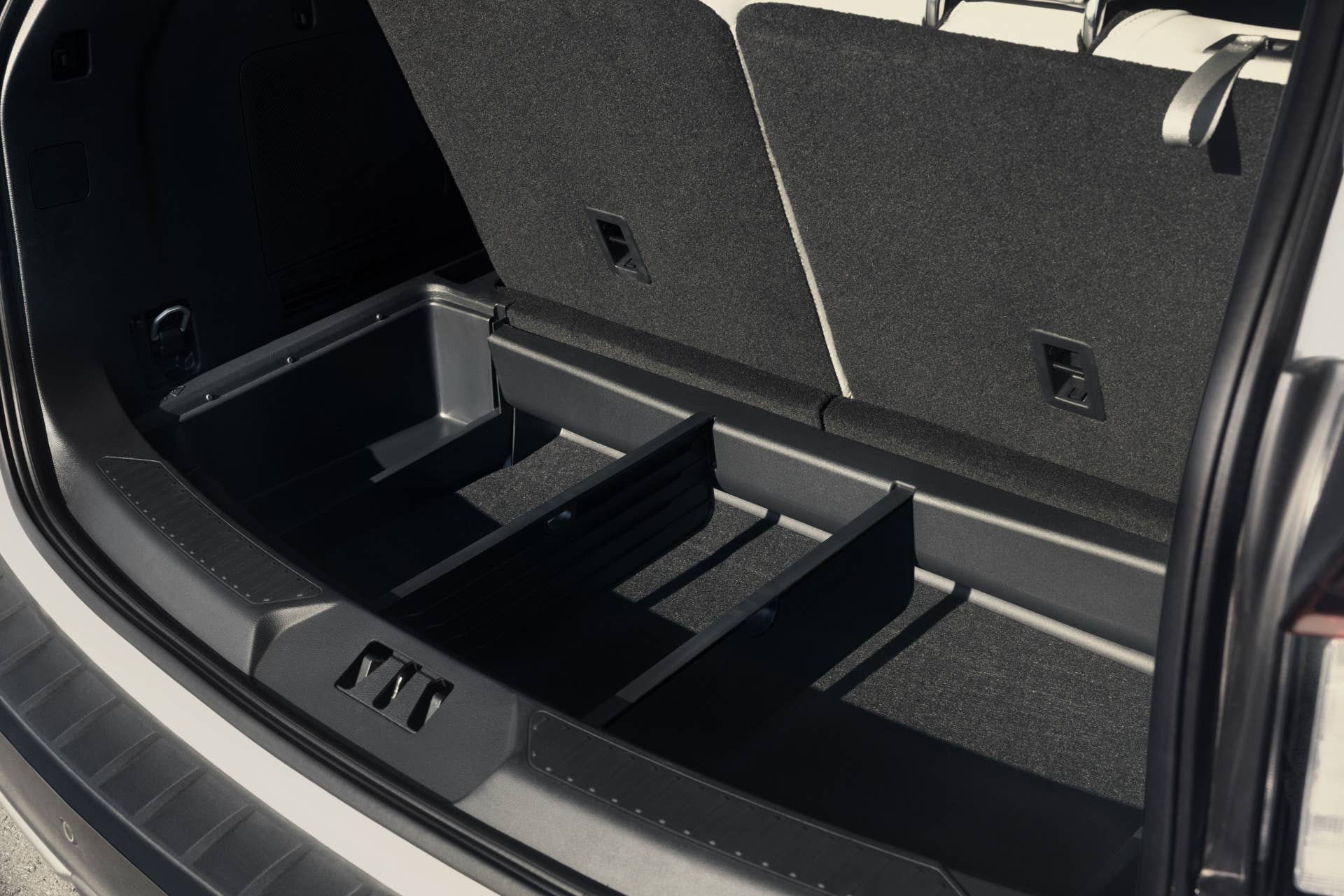 2025 Ford Explorer ST trunk storage