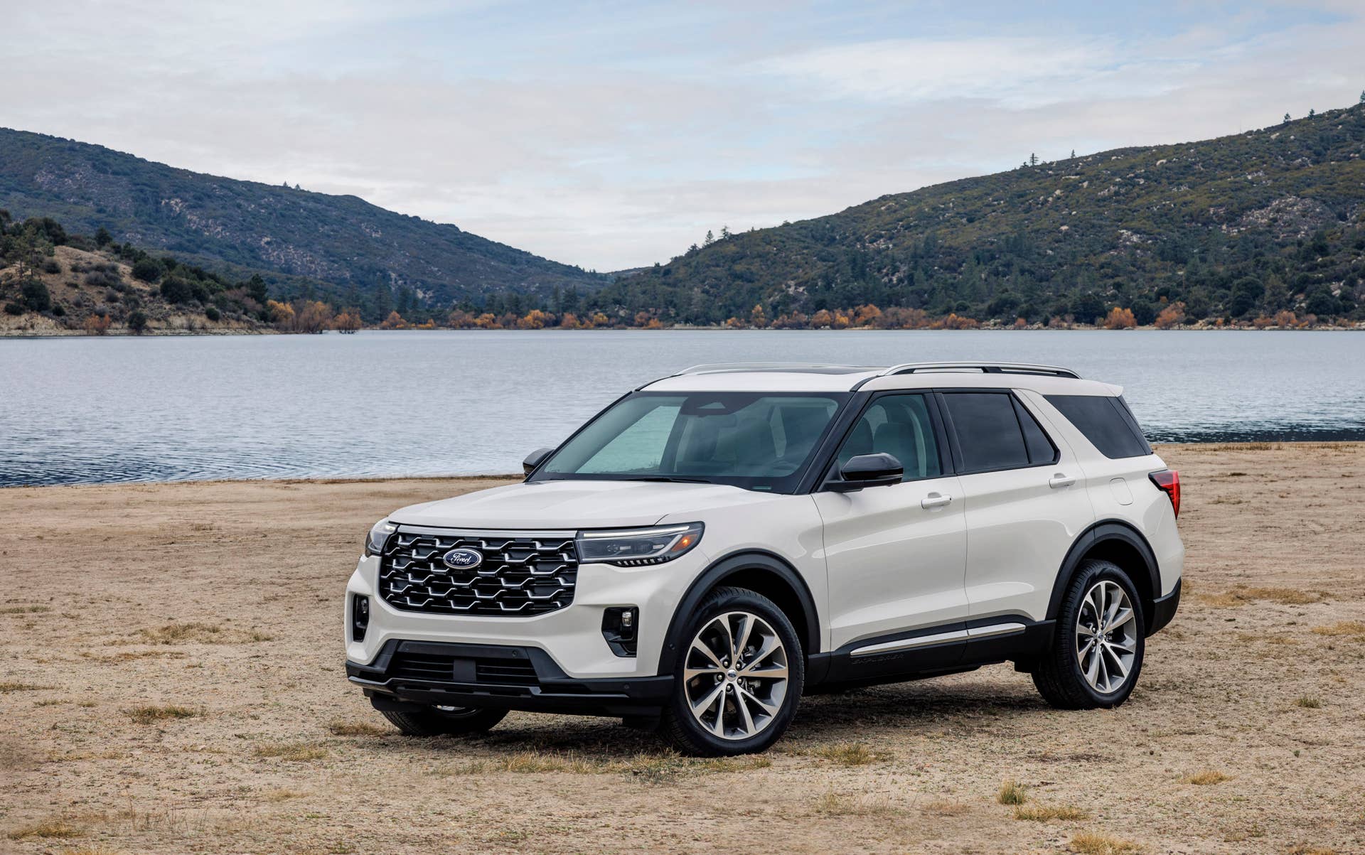 Ford Drops Attractive 2025 Explorer Lease Offer for August - Autoblog