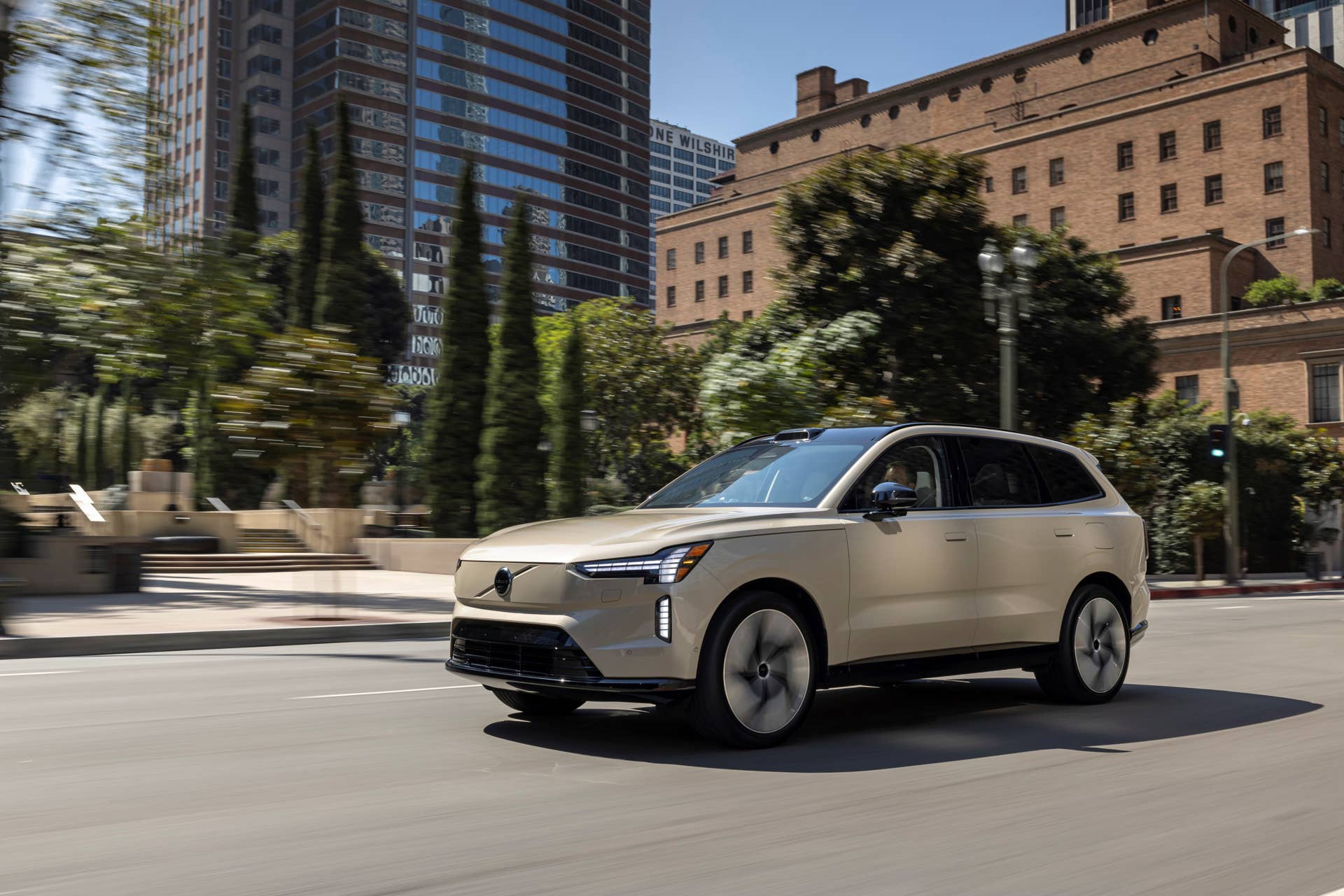 2025 Volvo EX90
