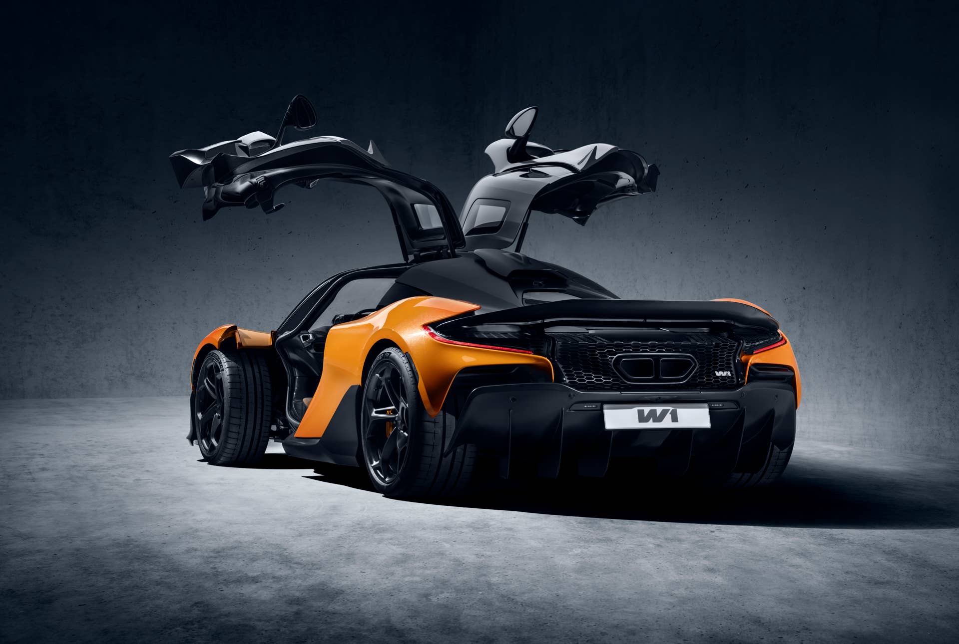 The W1's Hybrid Heirloom: McLaren’s 1,258-Horsepower Victory Lap — image 3