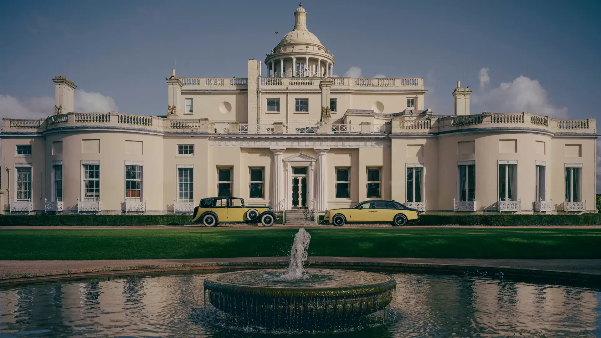 Rolls-Royce Phantom Goldfinger & its 1937 Counterpart
