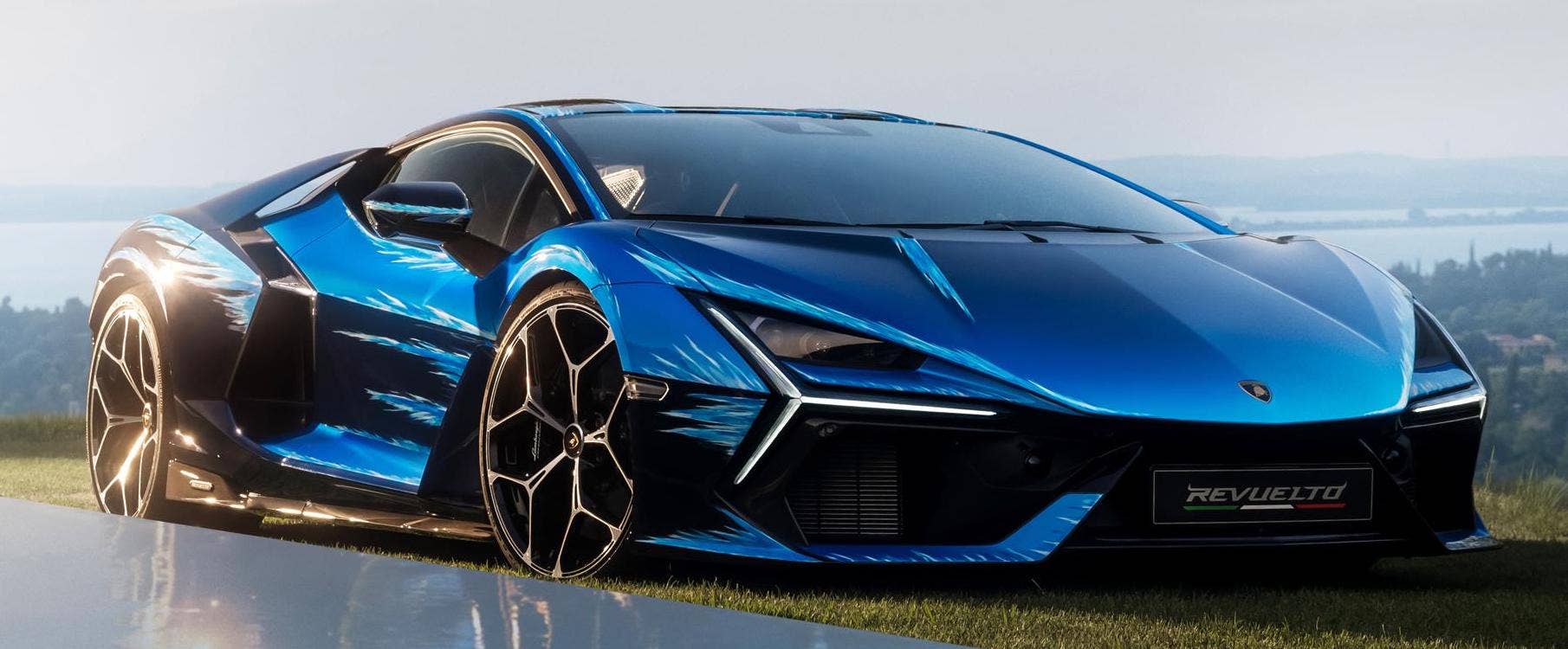 Lamborghini Revuelto