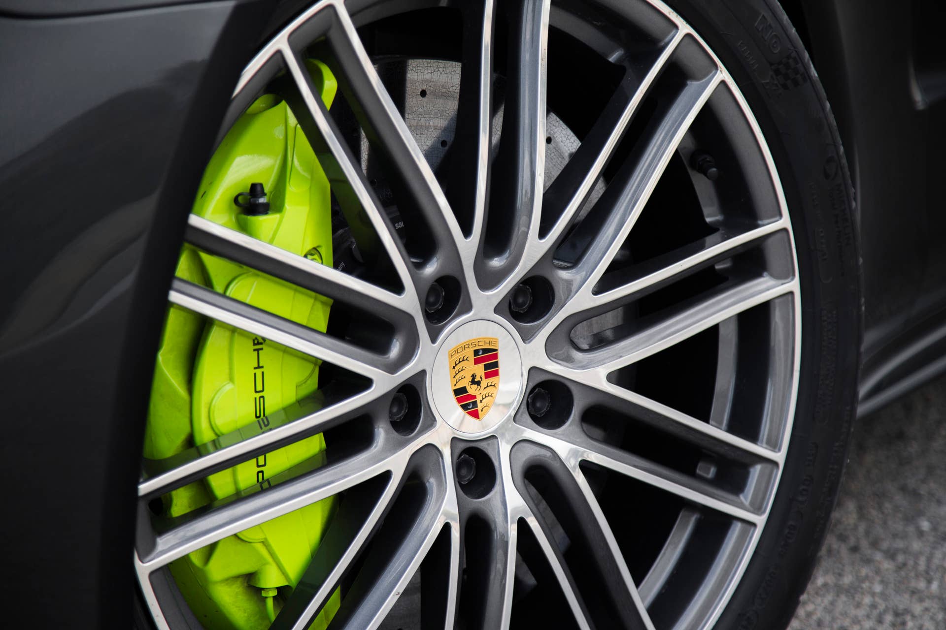 Porsche Panamera Turbo S E-Hybrid Wheel