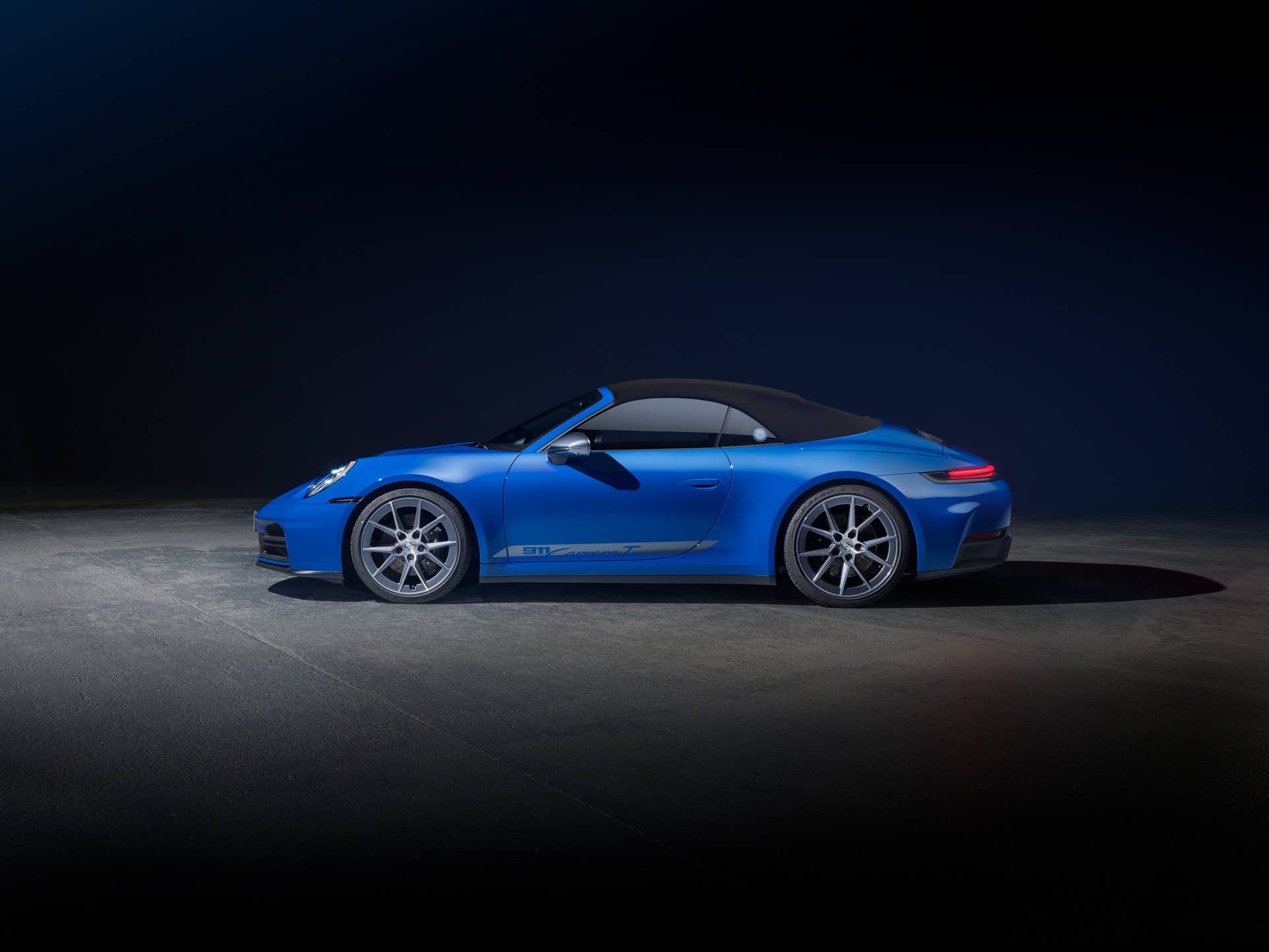 Porsche 911 Carrera T Cabriolet Side