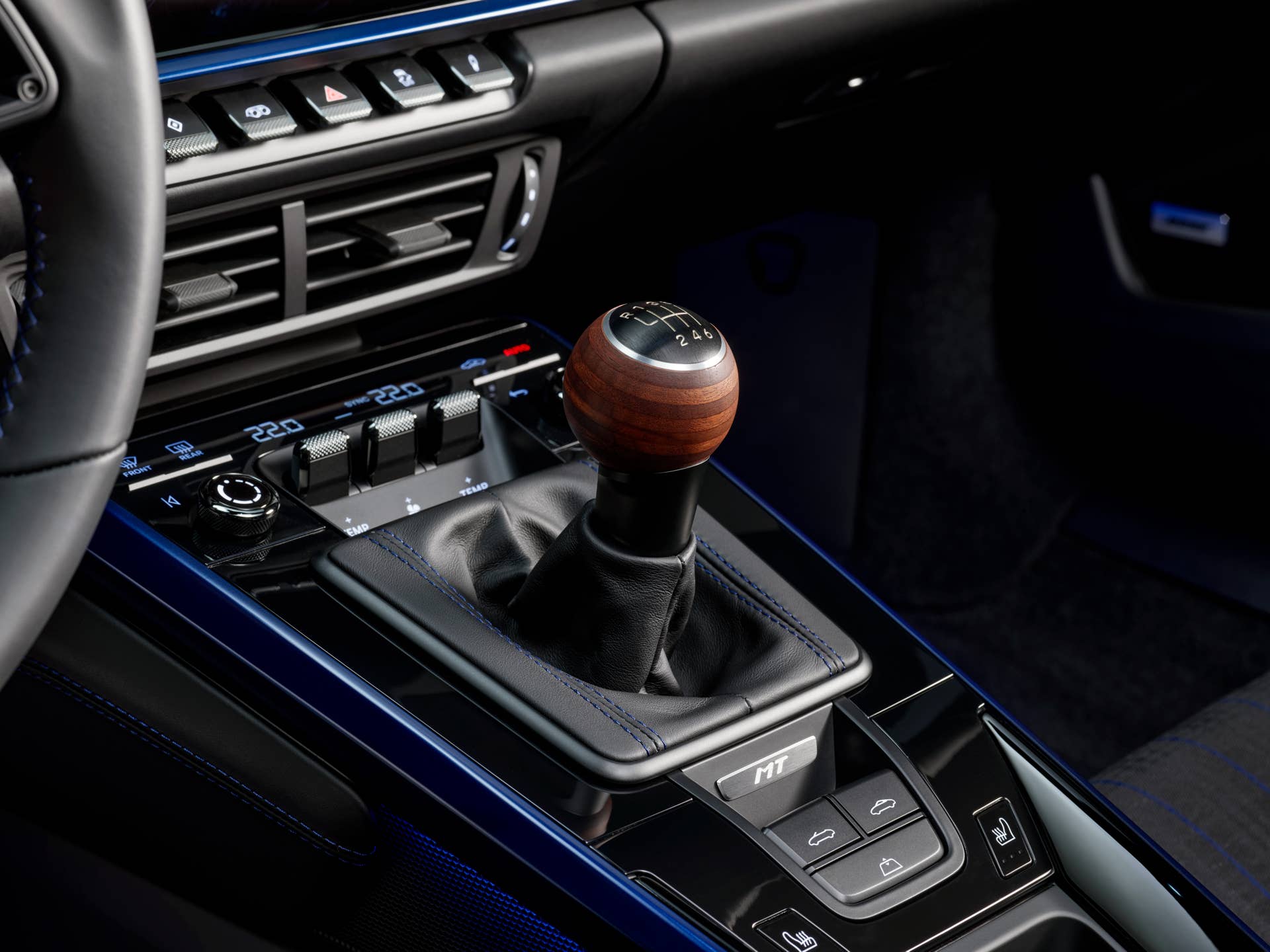 Porsche 911 Carrera T Cabriolet Walnut Shift Knob