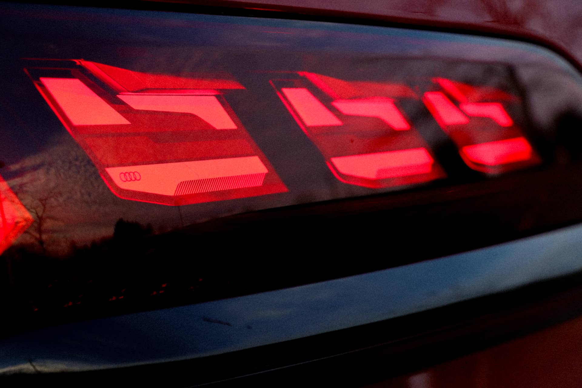 2025 Audi SQ7 exterior lights.