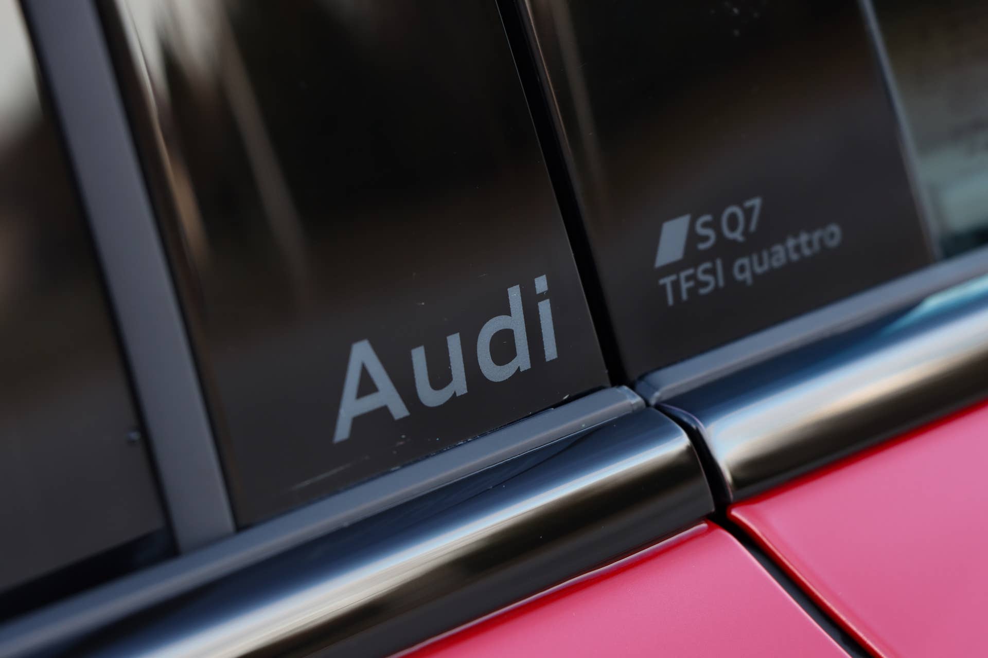 2025 Audi SQ7 exterior.