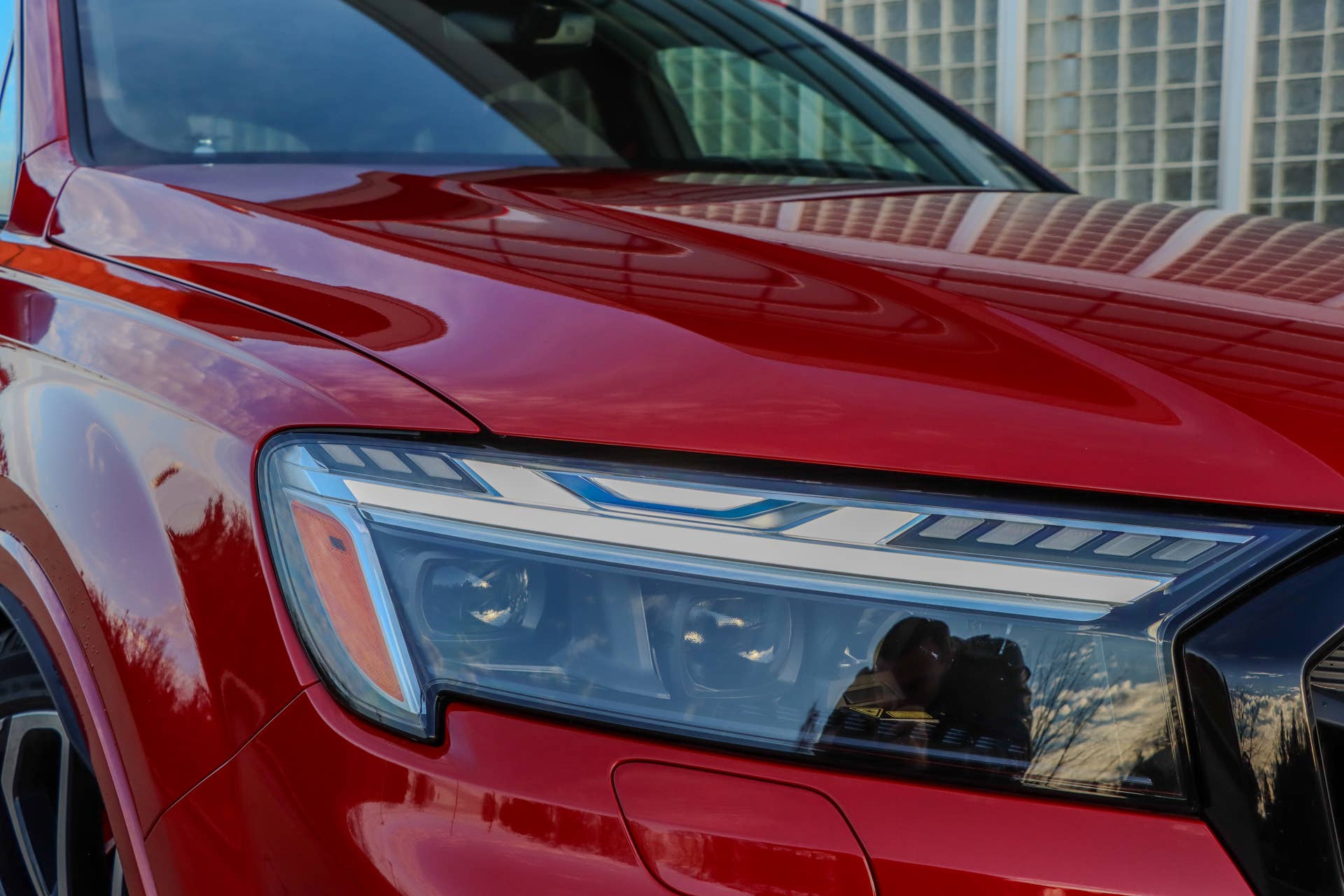 2025 Audi SQ7 headlight