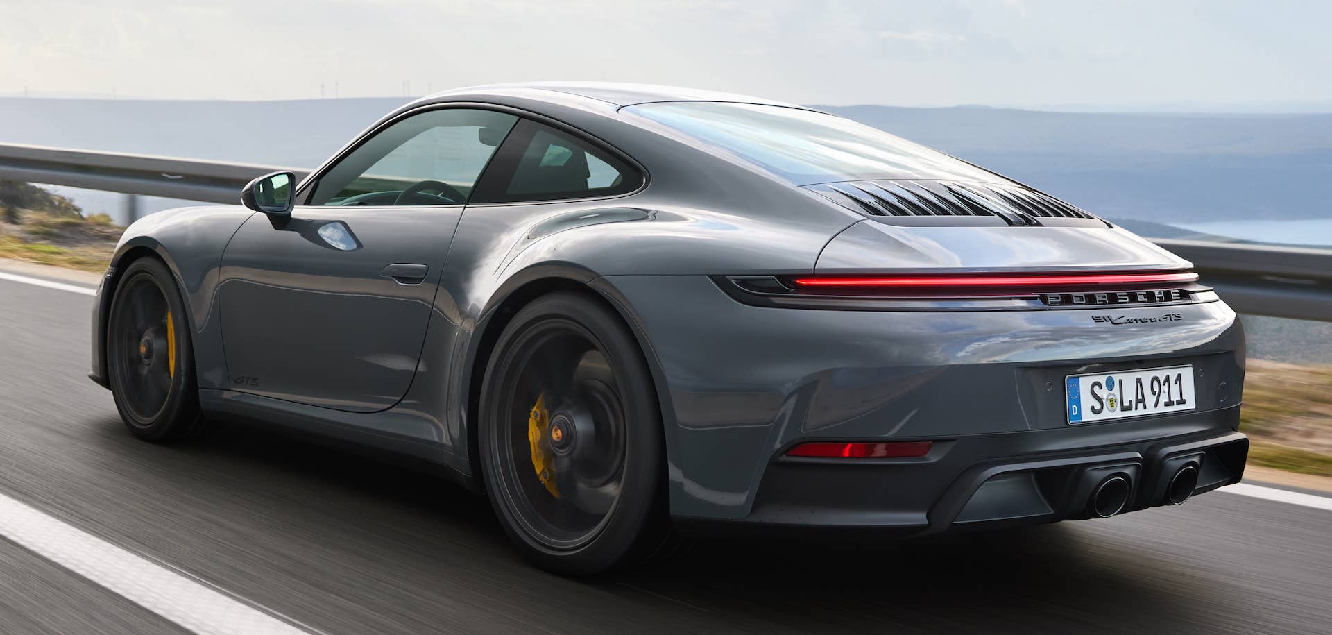 2025 Porsche 911 GTS T-Hybrid