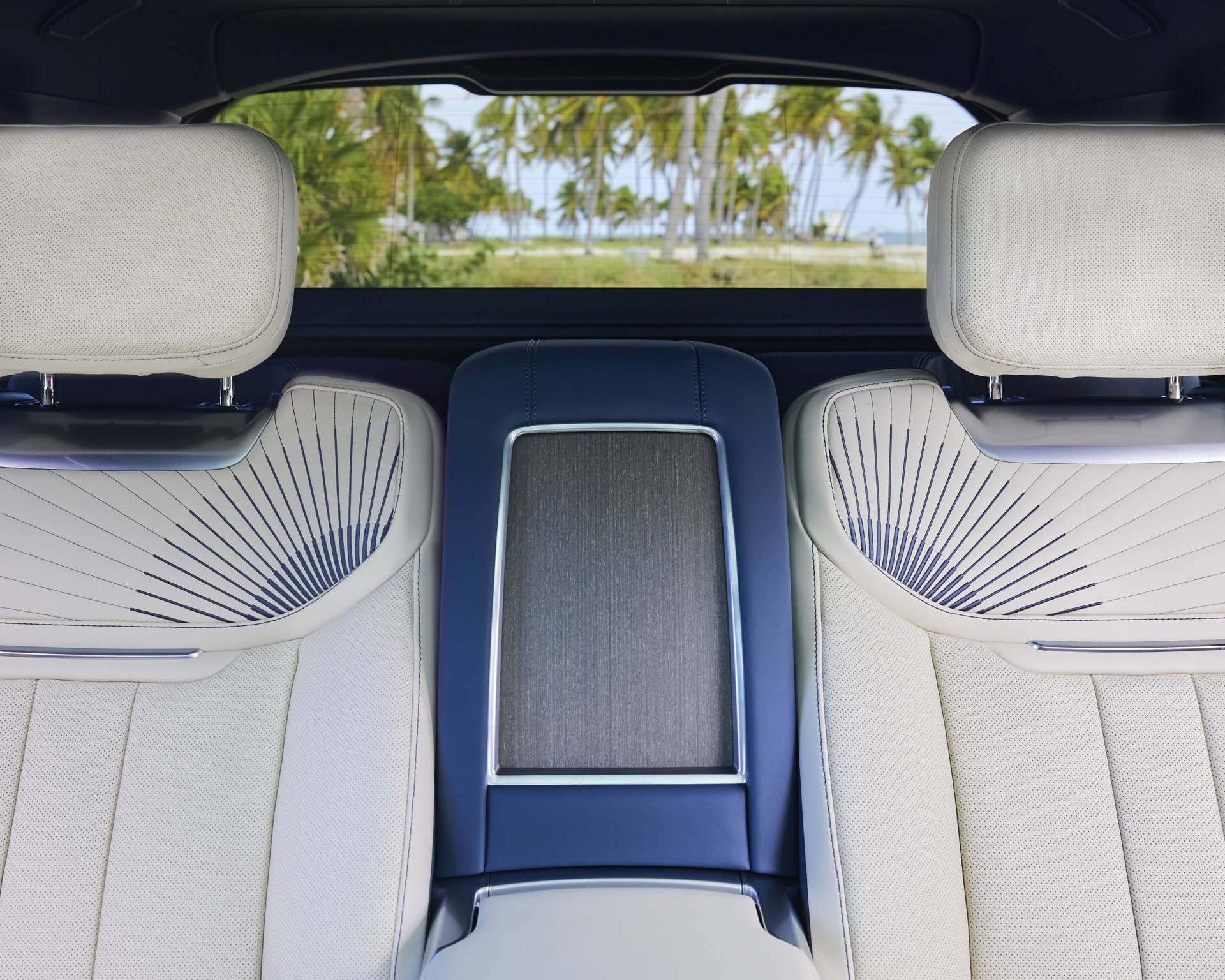 Range Rover SV Candeo - SV Signature Suite Rear Seating